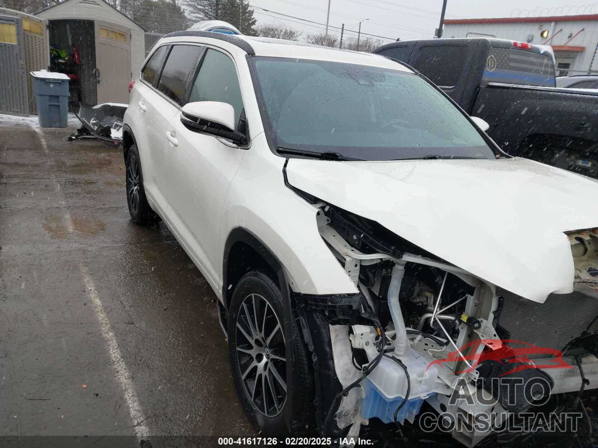 TOYOTA HIGHLANDER 2018 - 5TDKZRFH0JS549342