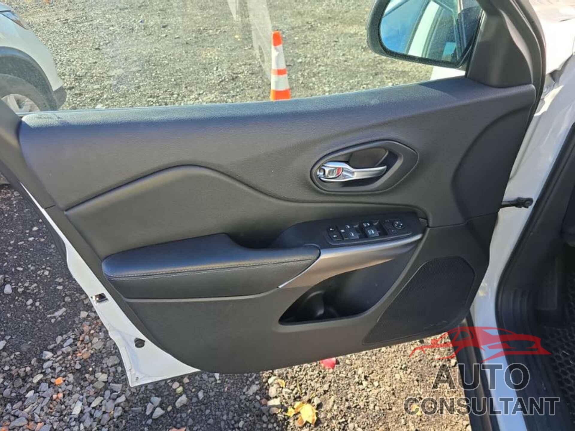 JEEP CHEROKEE 2019 - 1C4PJLCB6KD448121