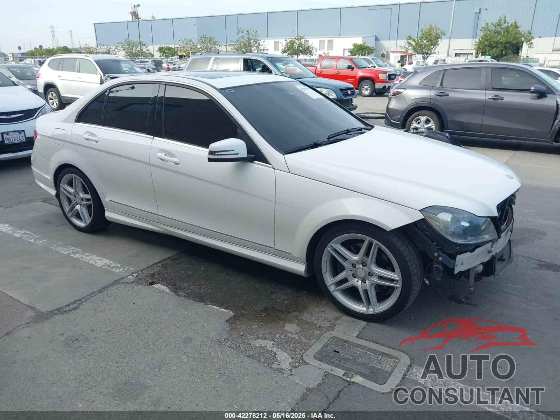 MERCEDES-BENZ C 300 2013 - WDDGF8AB0DA779904