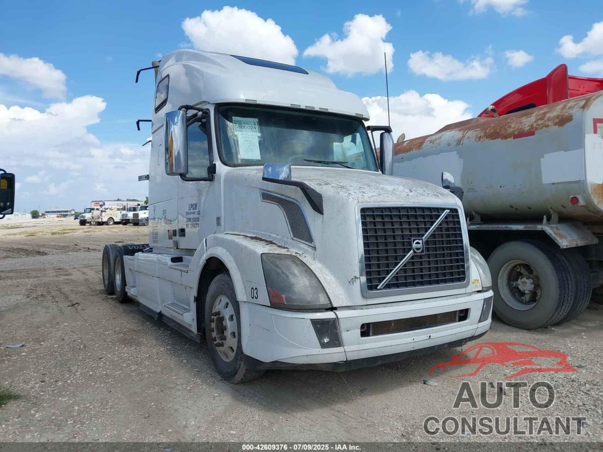 VOLVO VN 2016 - 4V4NC9EH6GN934570
