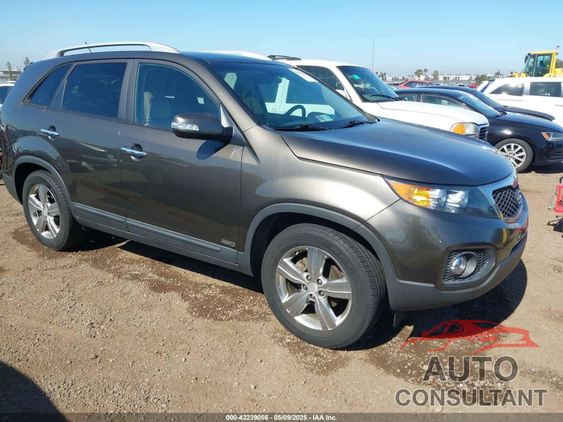 KIA SORENTO 2013 - 5XYKUDA27DG337589