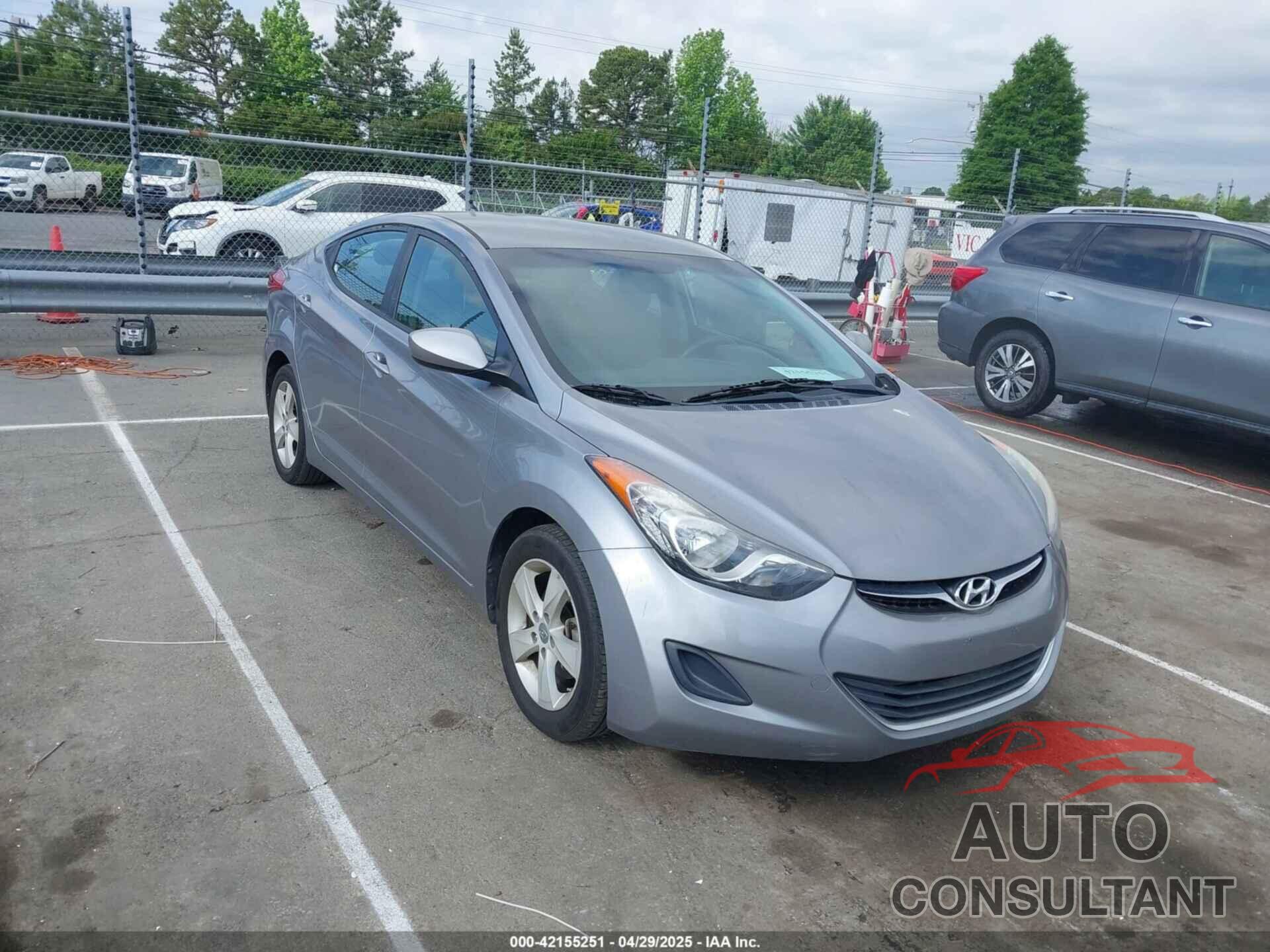 HYUNDAI ELANTRA 2013 - KMHDH4AE3DU812561