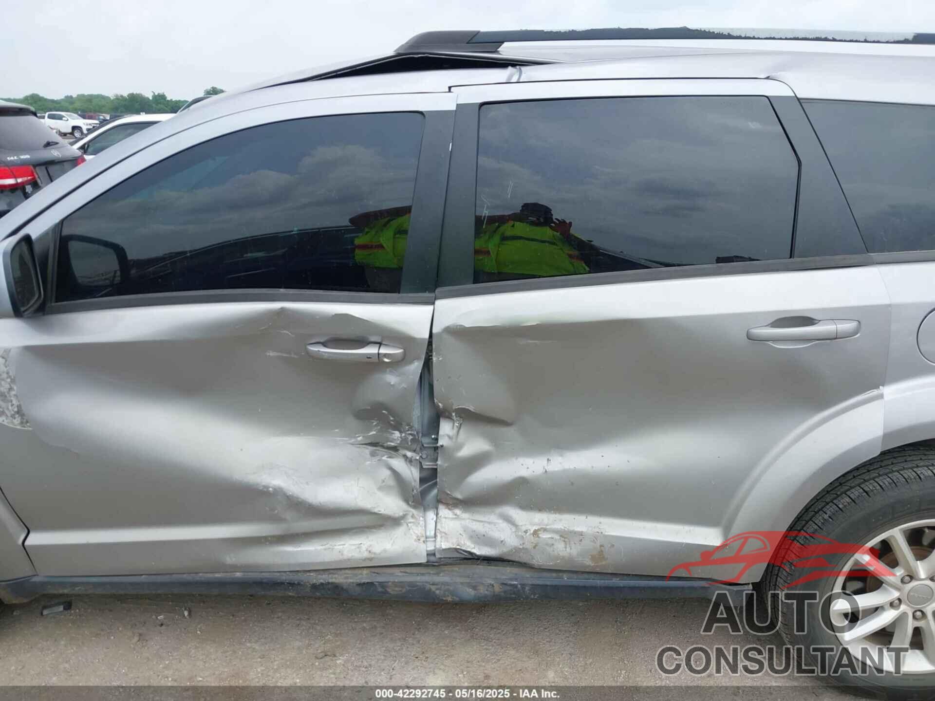 DODGE JOURNEY 2017 - 3C4PDCBG7HT588850