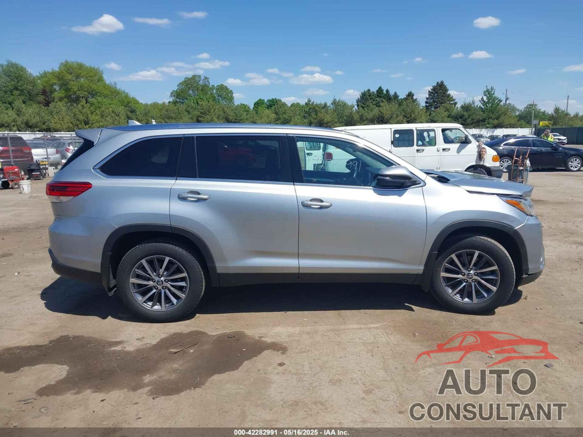 TOYOTA HIGHLANDER 2019 - 5TDJZRFH5KS570670