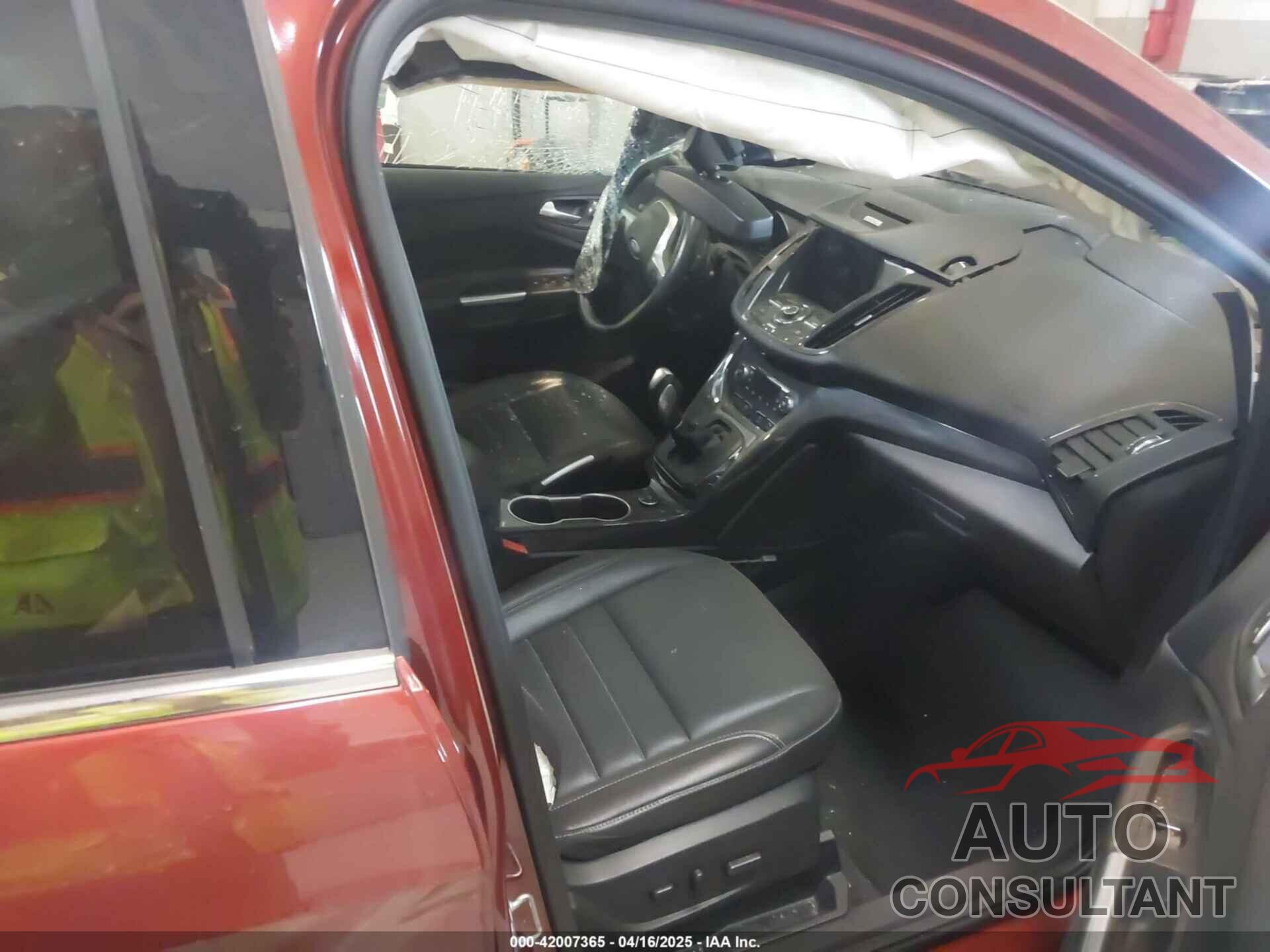 FORD ESCAPE 2016 - 1FMCU9J90GUB18499