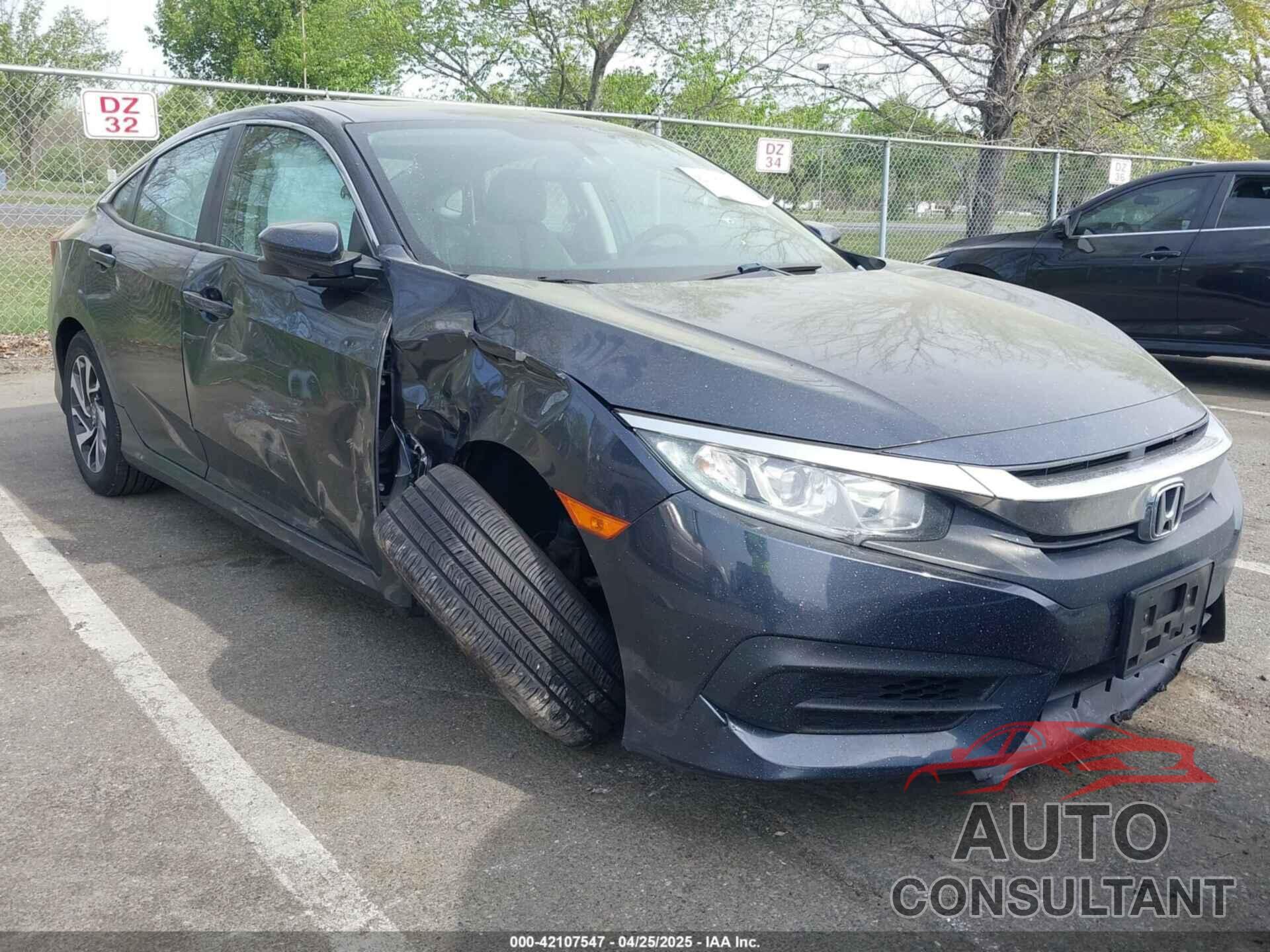 HONDA CIVIC 2018 - 2HGFC2F70JH556275