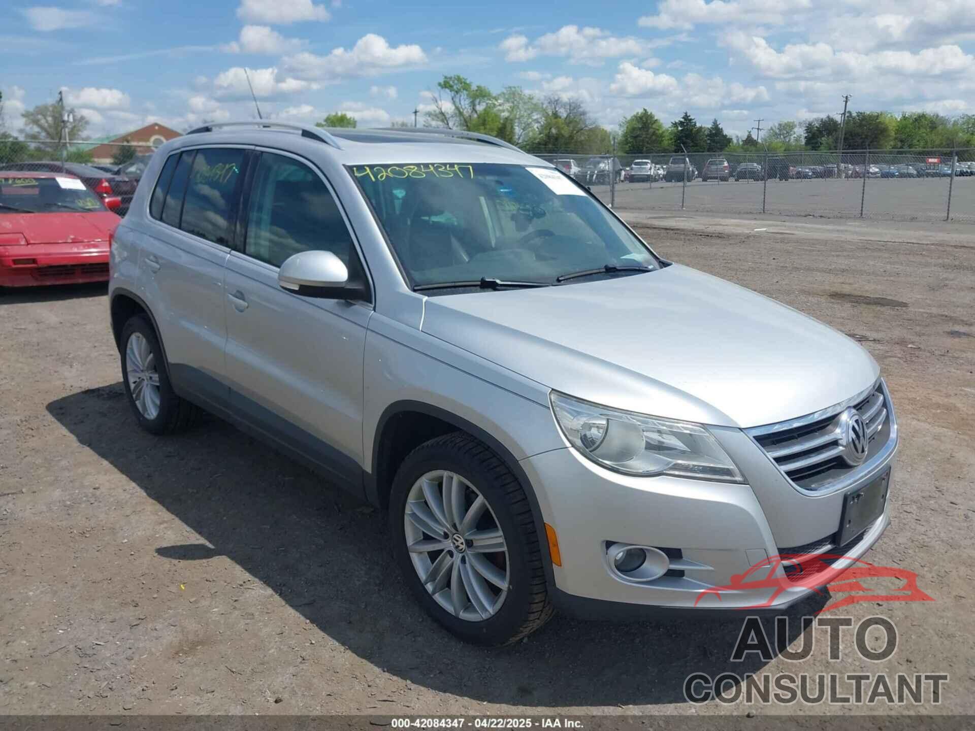 VOLKSWAGEN TIGUAN 2011 - WVGBV7AX4BW532488