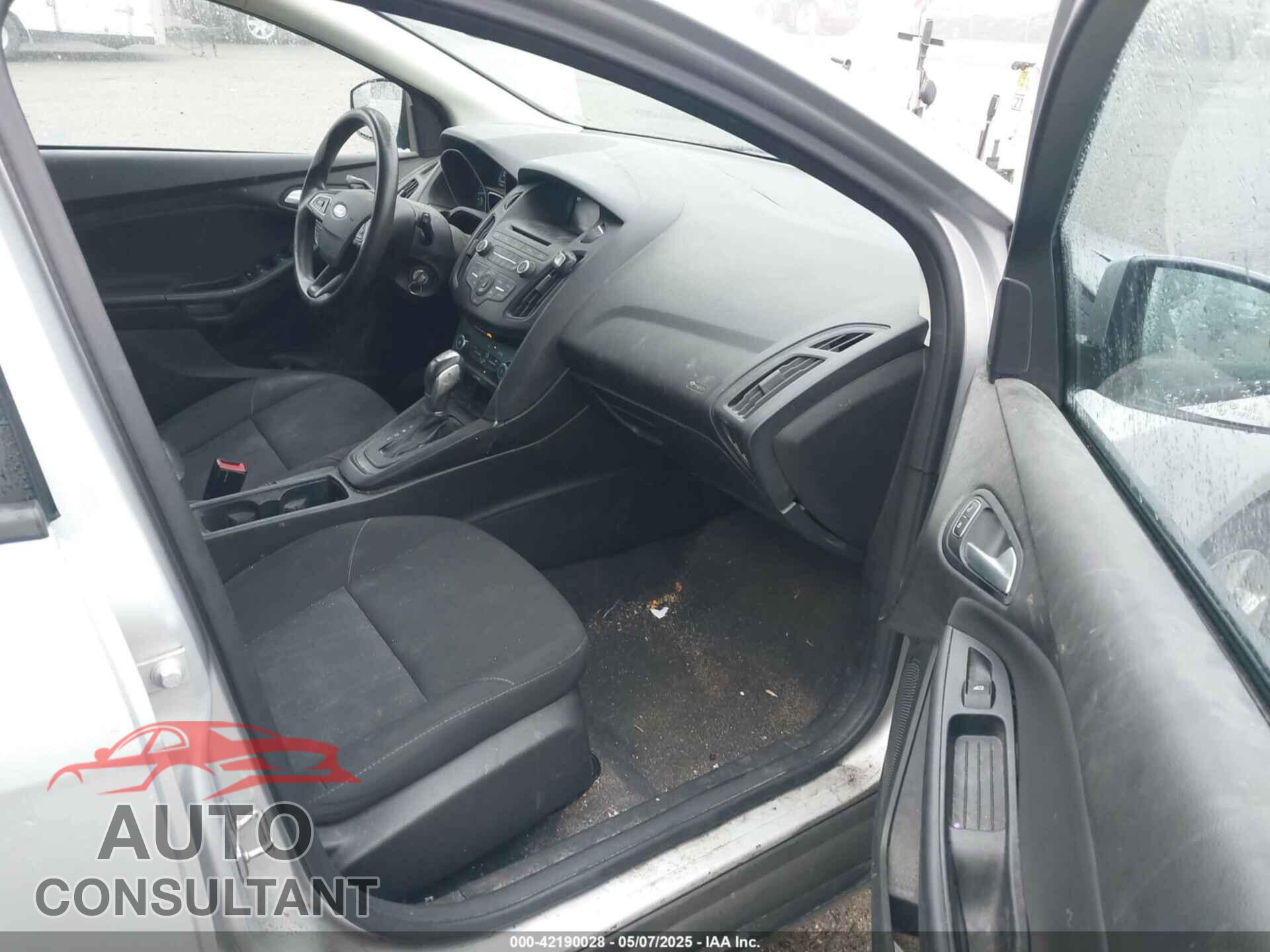 FORD FOCUS 2015 - 1FADP3K2XFL364856