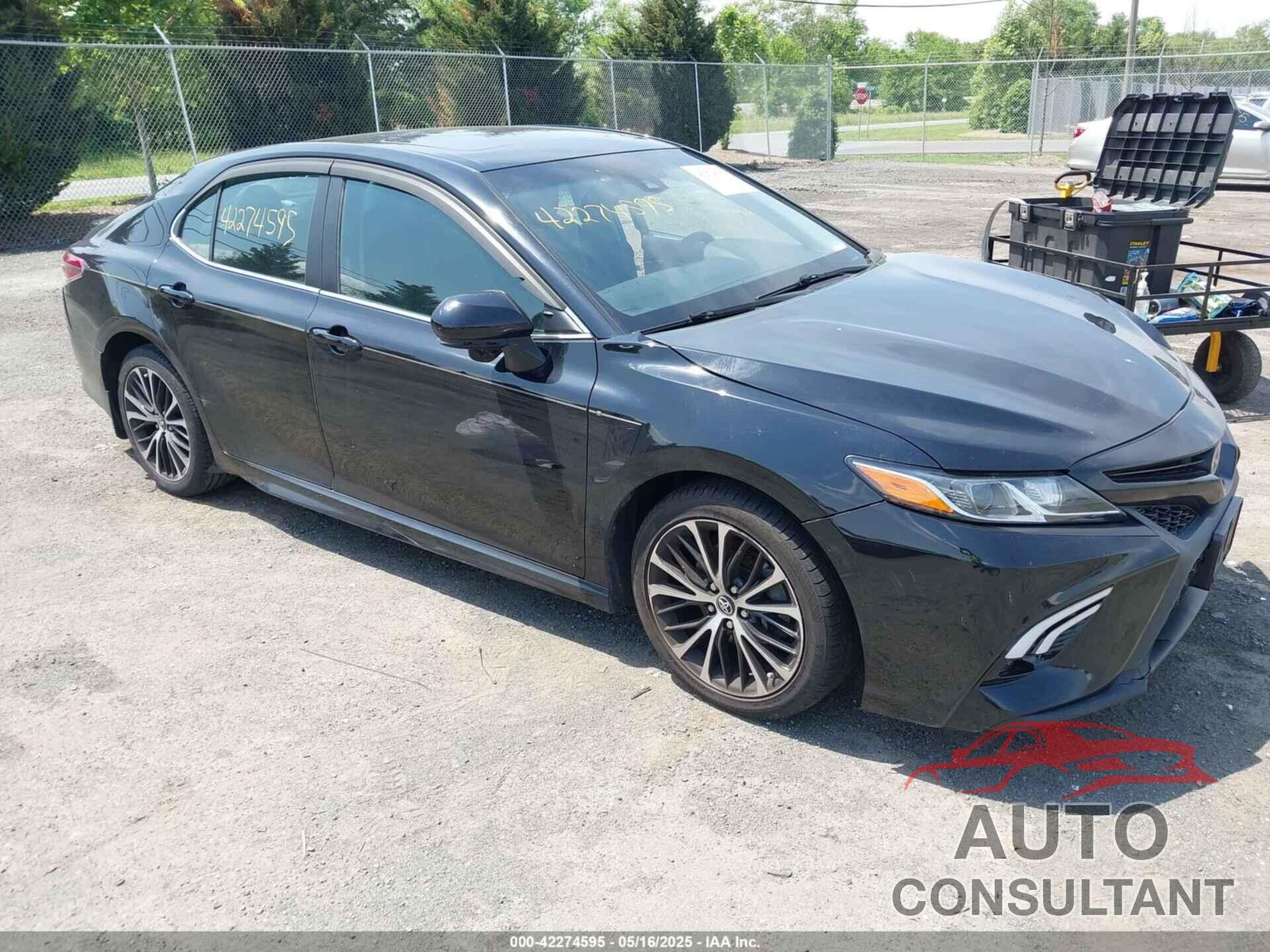 TOYOTA CAMRY 2018 - 4T1B11HK0JU039078