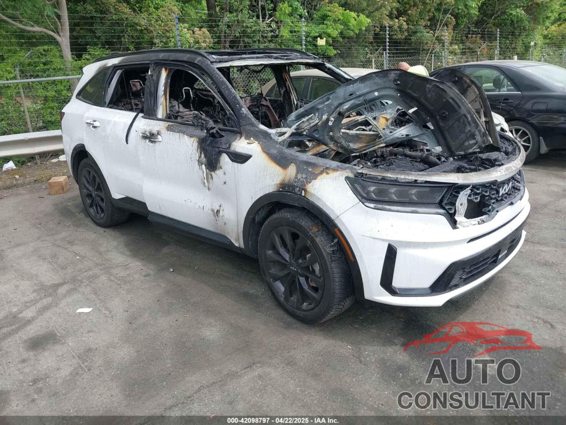 KIA SORENTO 2022 - 5XYRK4LF8NG119053