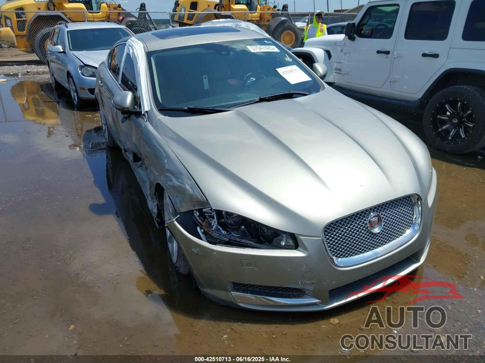 JAGUAR XF 2014 - SAJWA0ES3EPU09854