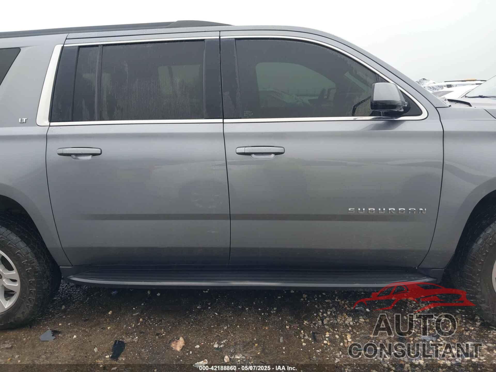 CHEVROLET SUBURBAN 2019 - 1GNSKHKCXKR405555