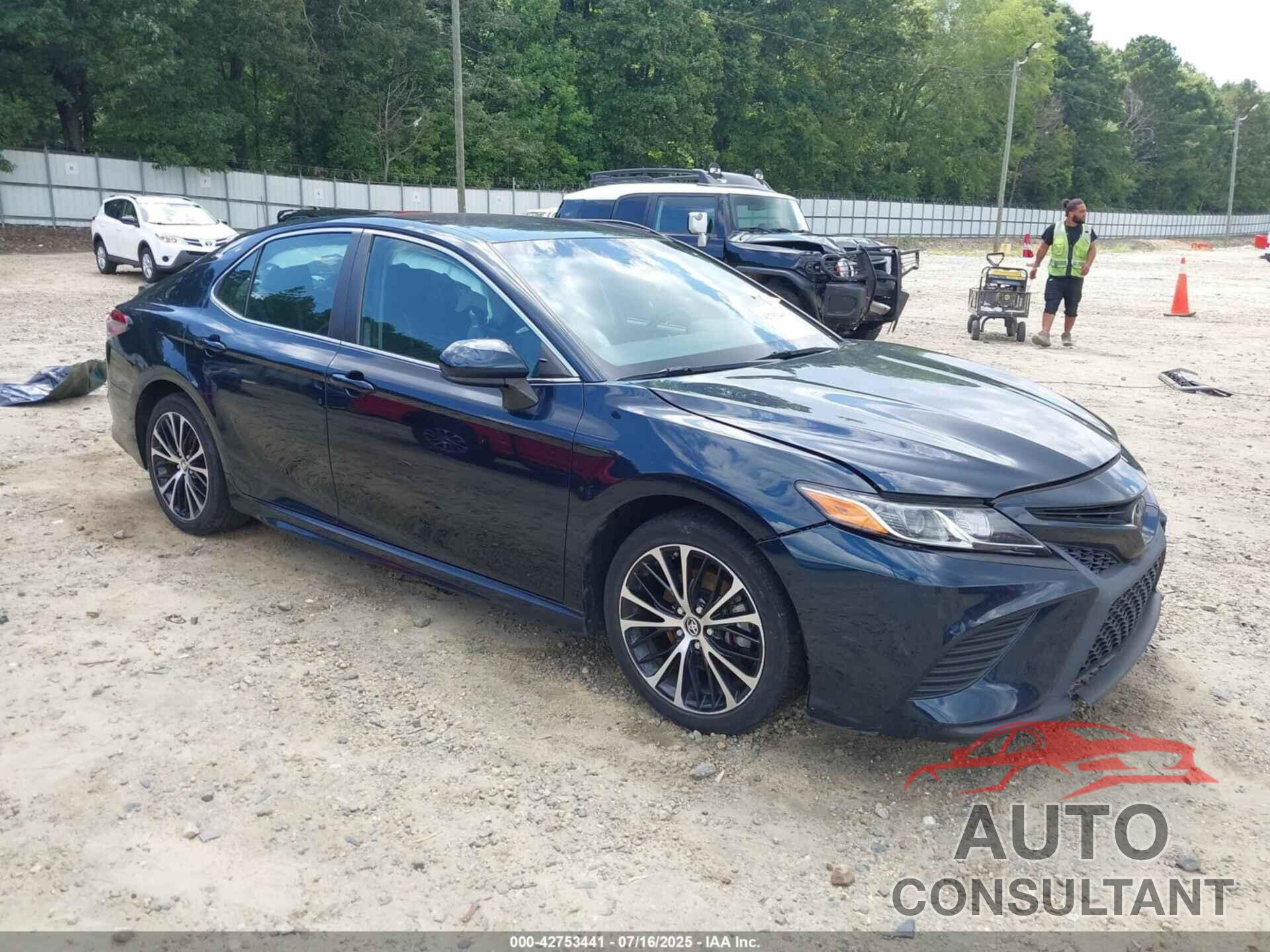 TOYOTA CAMRY 2018 - 4T1B11HK1JU540464