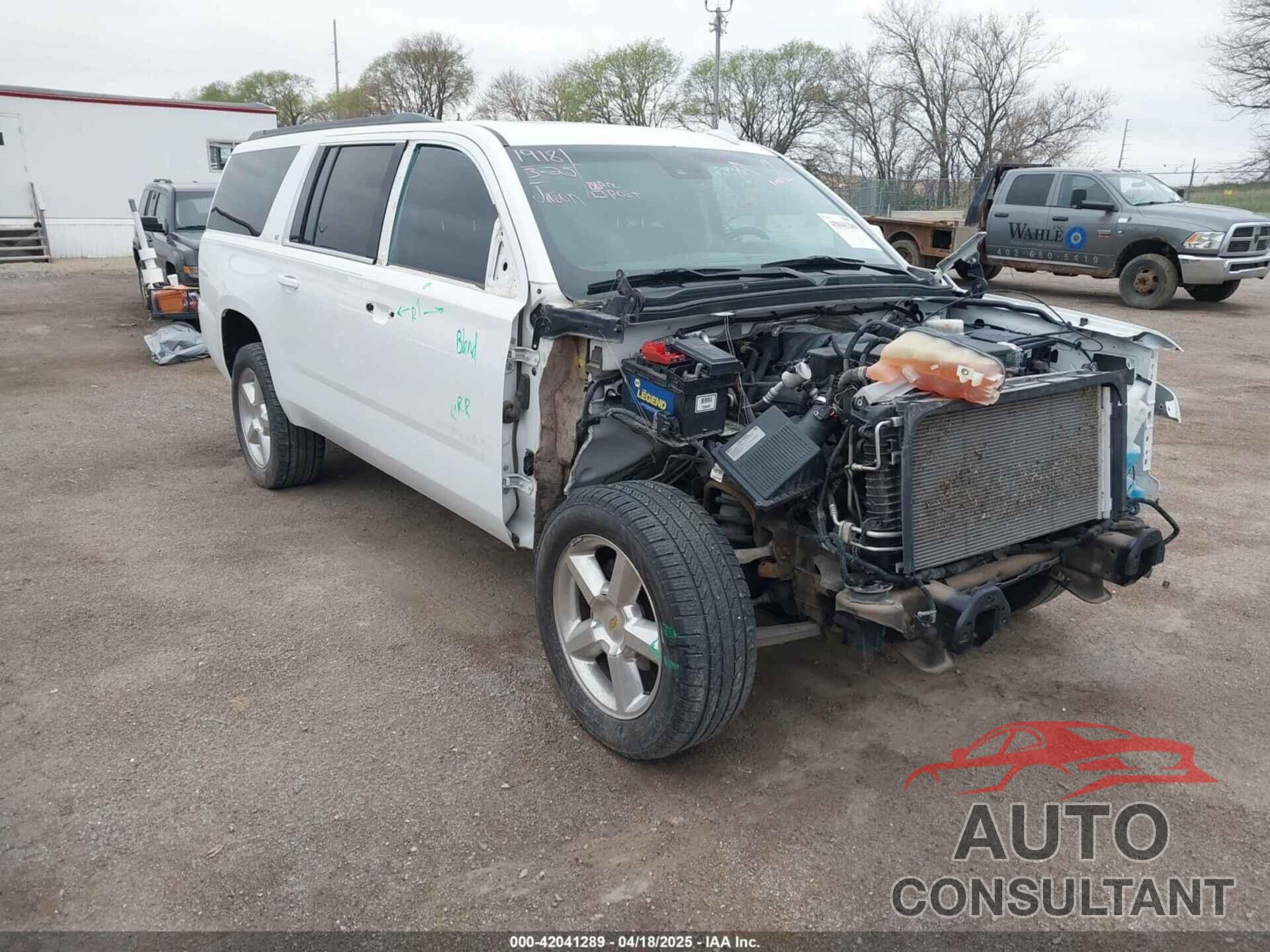 CHEVROLET SUBURBAN 1500 2015 - 1GNSKJKC7FR547276