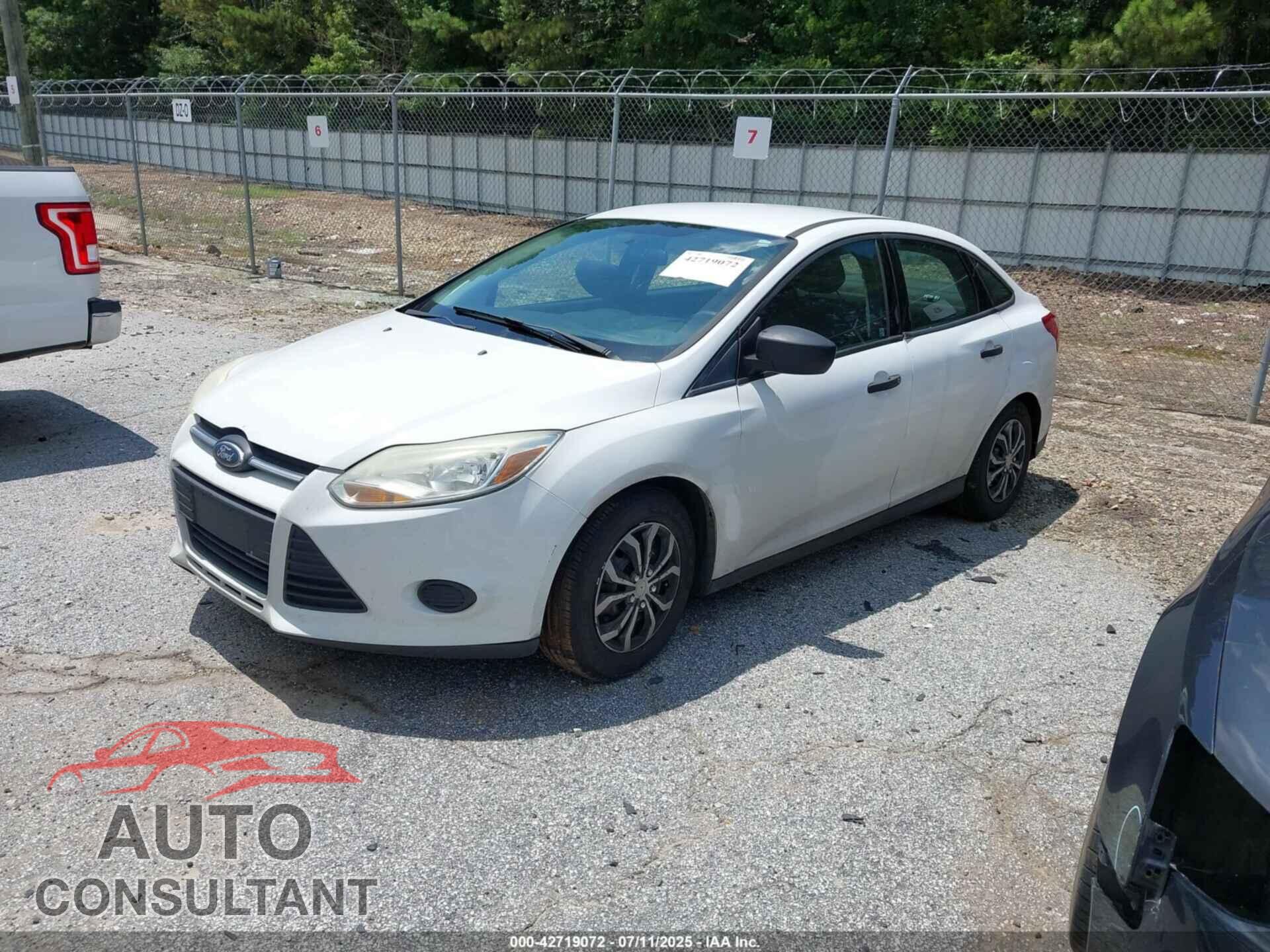 FORD FOCUS 2014 - 1FADP3E28EL181062