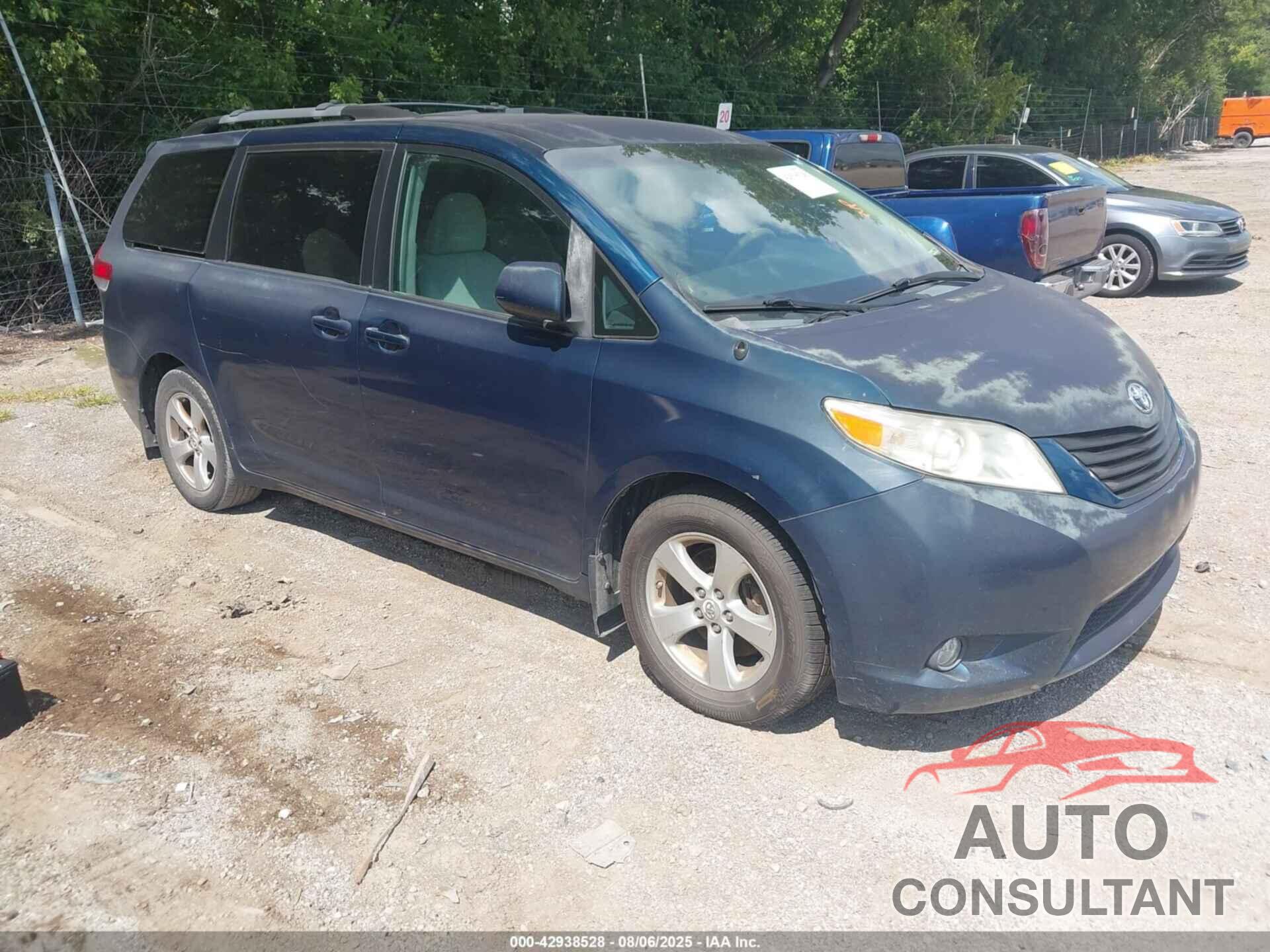 TOYOTA SIENNA 2011 - 5TDKK3DC9BS171807