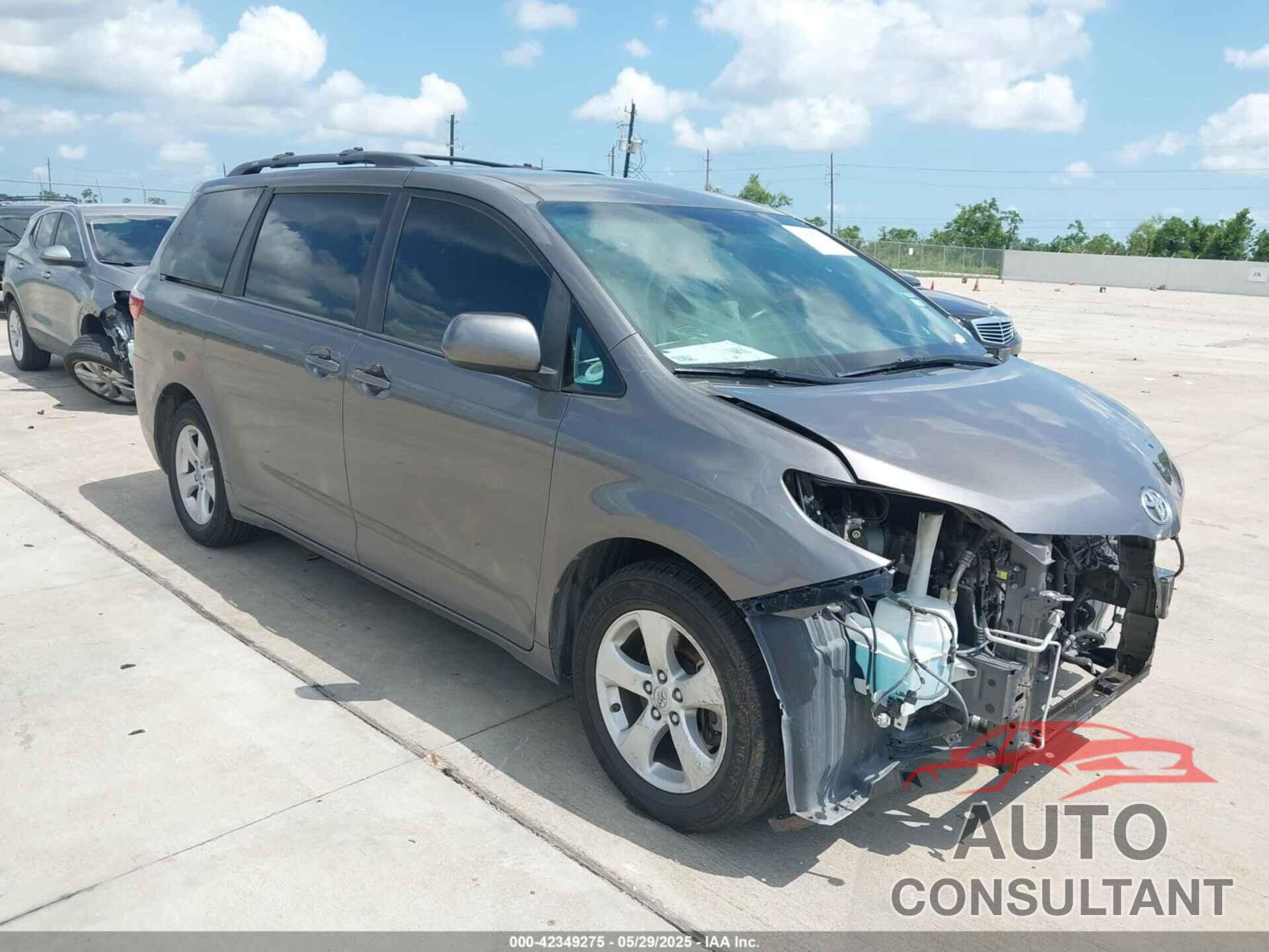 TOYOTA SIENNA 2017 - 5TDKZ3DC6HS898455