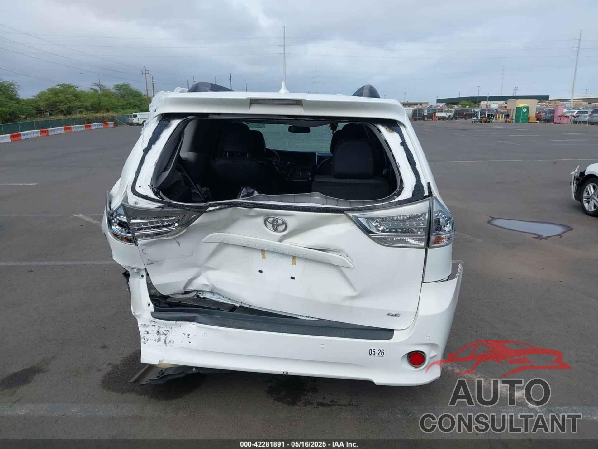 TOYOTA SIENNA 2019 - 5TDXZ3DC0KS990321