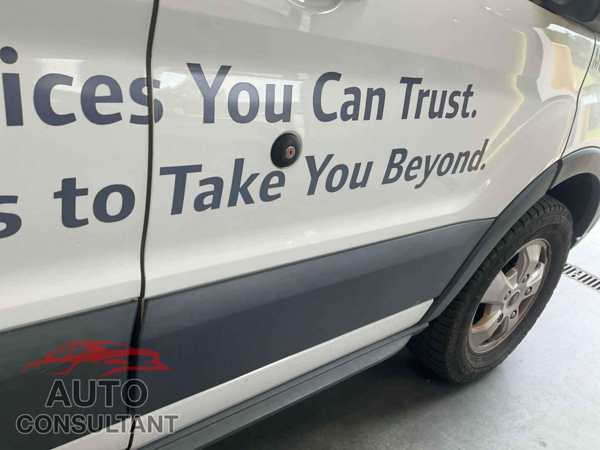 FORD TRANSIT 2018 - 1FTYR1YG4JKB43930