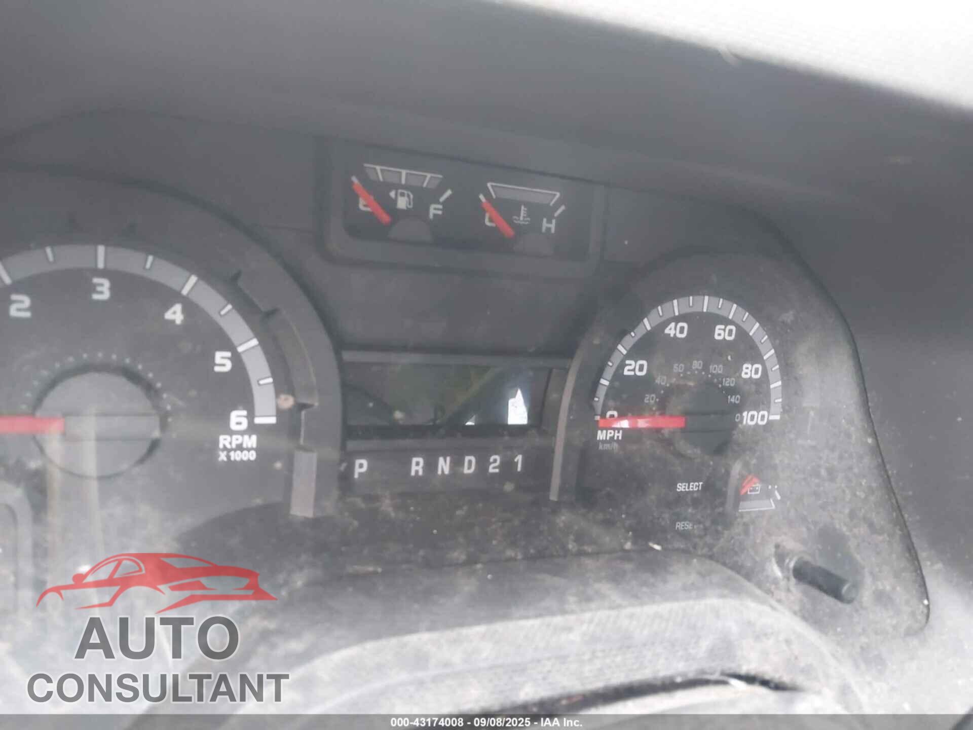 FORD E-350 SUPER DUTY 2011 - 1FBSS3BL7BDA85303