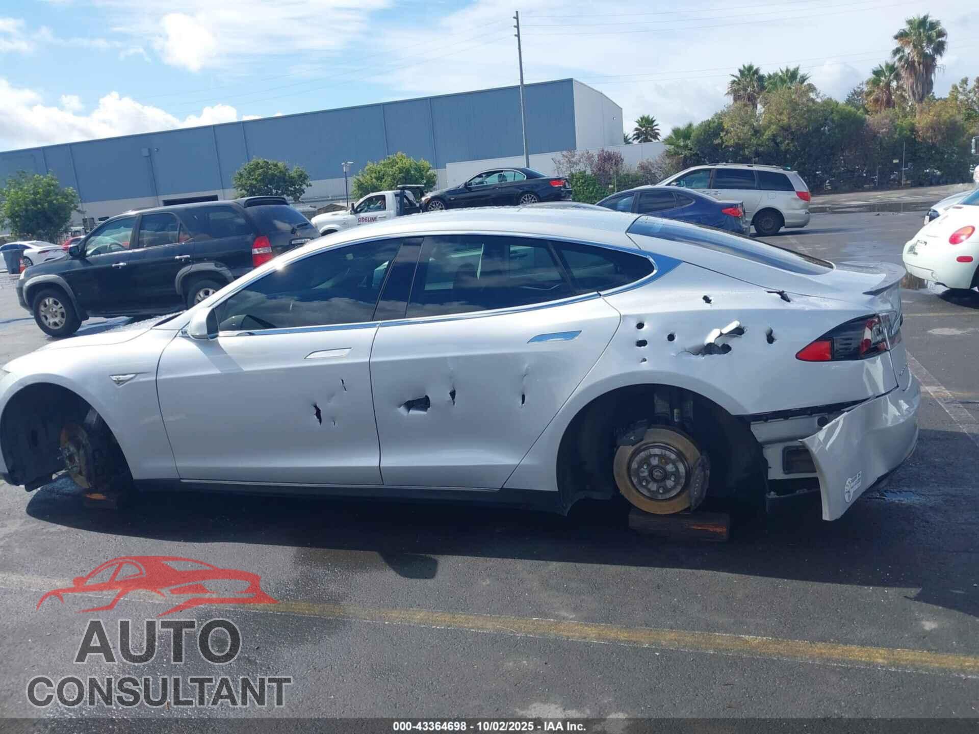 TESLA MODEL S 2012 - 5YJSA1DN3CFP01204