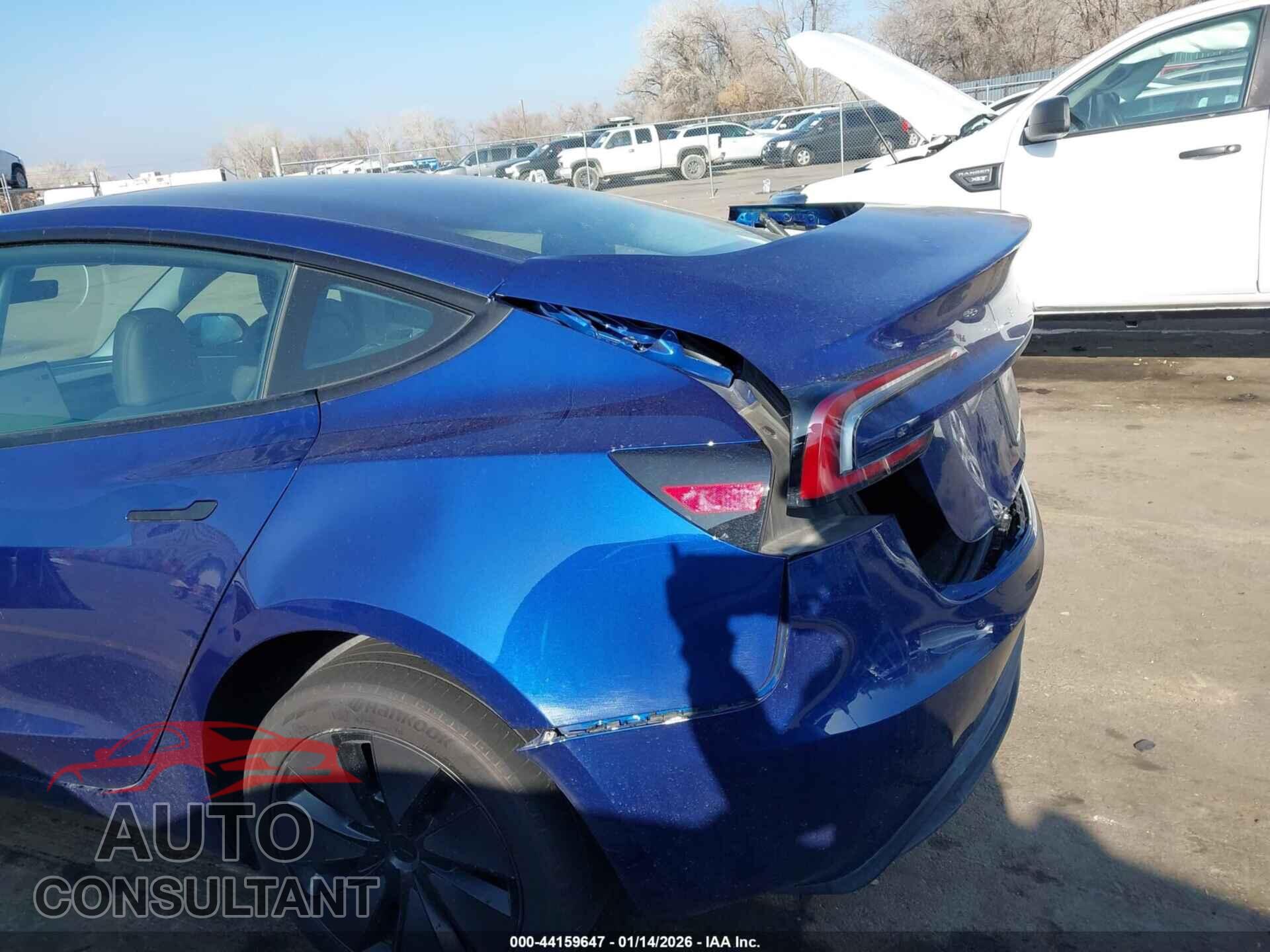 TESLA MODEL 3 2025 - 5YJ3E1EAXSF890890