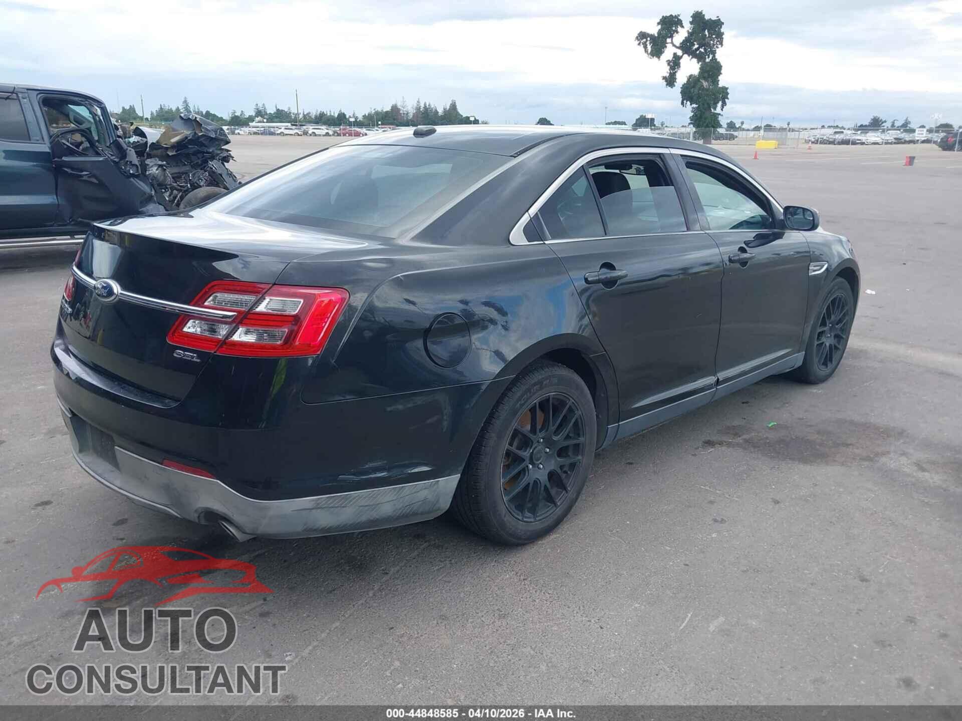 FORD TAURUS 2013 - 1FAHP2E81DG172596