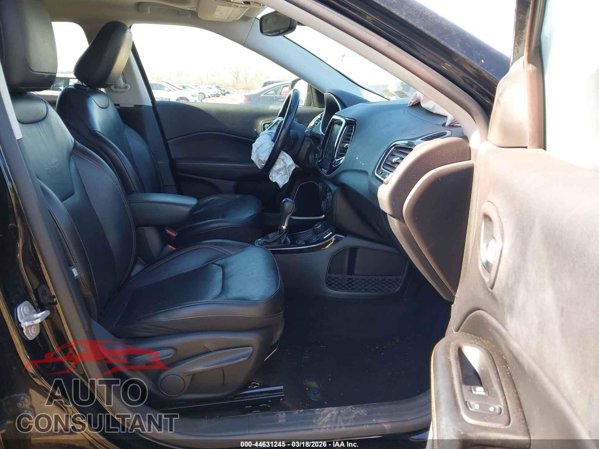 JEEP COMPASS 2019 - 3C4NJDCB6KT812271