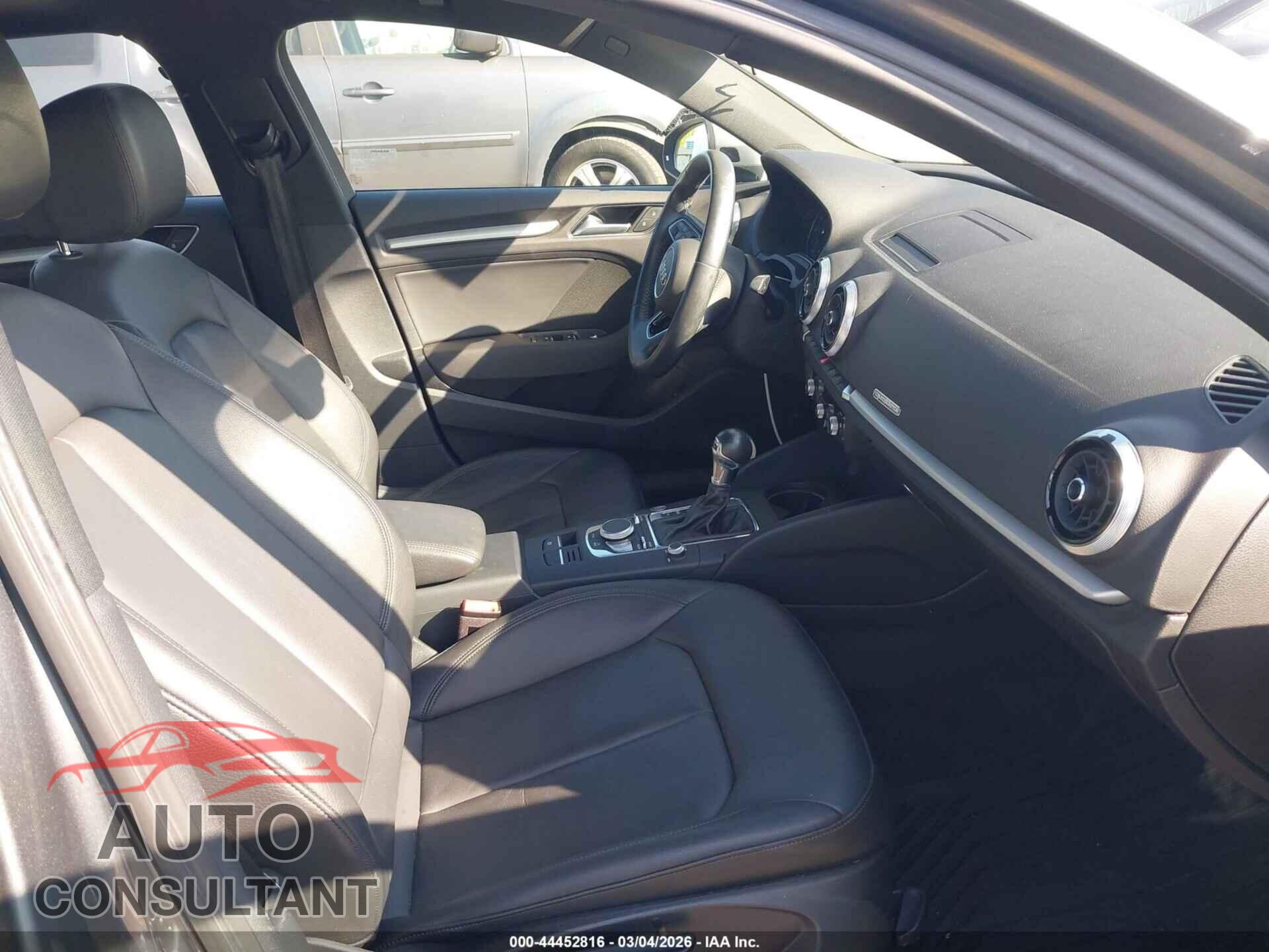 AUDI A3 2019 - WAUBEGFF3KA096196