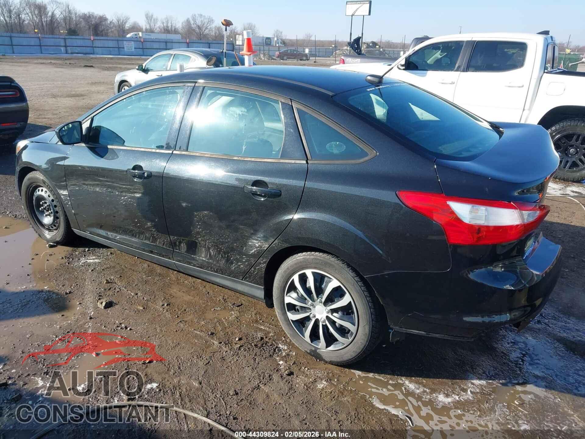 FORD FOCUS 2012 - 1FAHP3F25CL405305