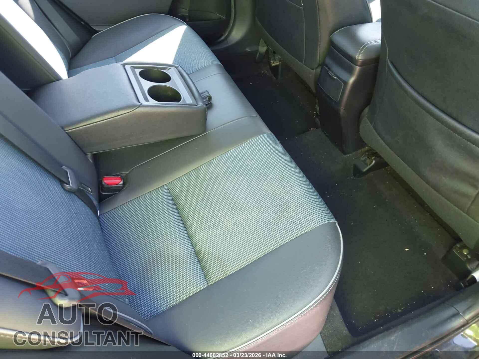 TOYOTA COROLLA 2015 - 2T1BURHE7FC479422