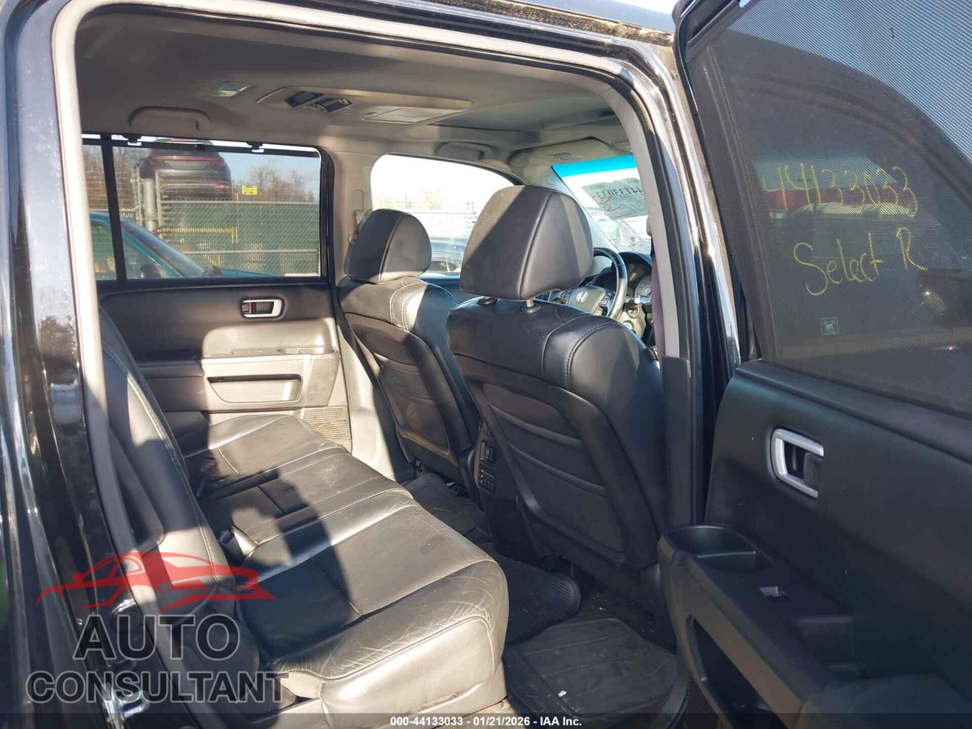 HONDA PILOT 2011 - 5FNYF4H97BB061166