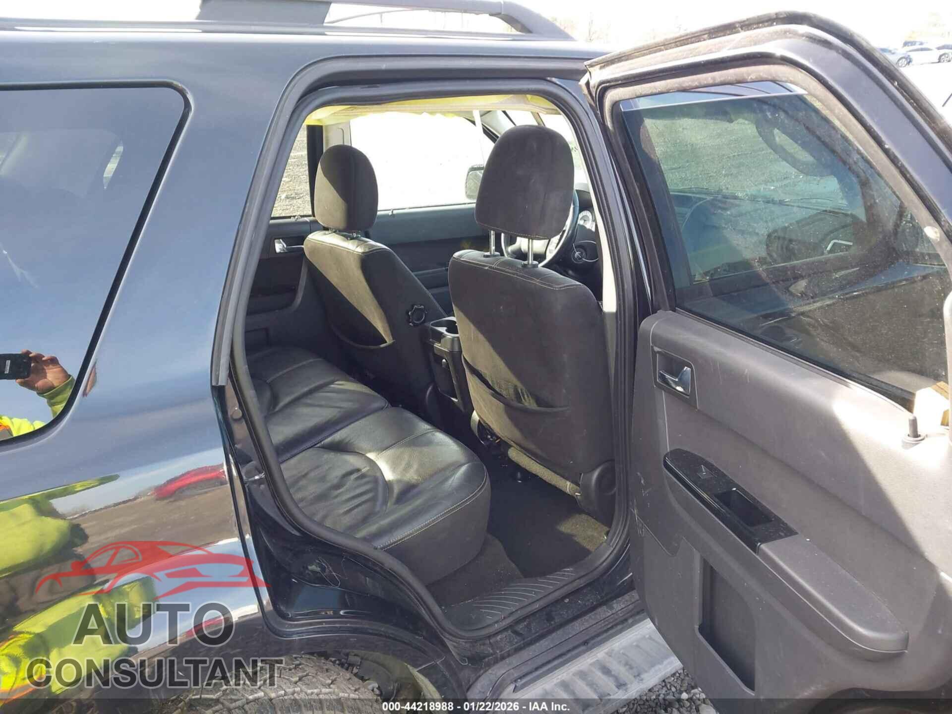 MAZDA TRIBUTE 2009 - 4F2CZ96G39KM08599