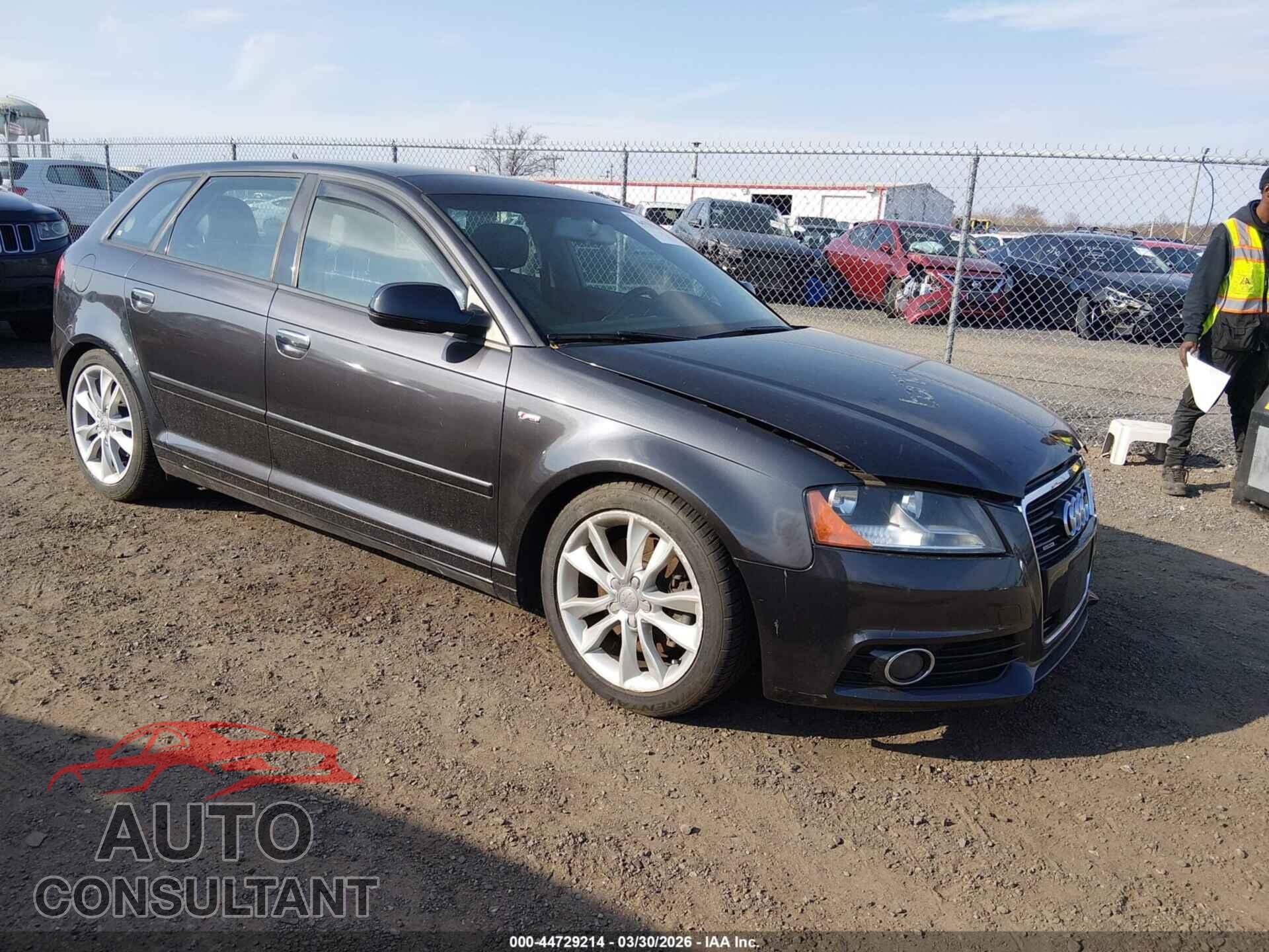 AUDI A3 2013 - WAUDFAFM0DA017569