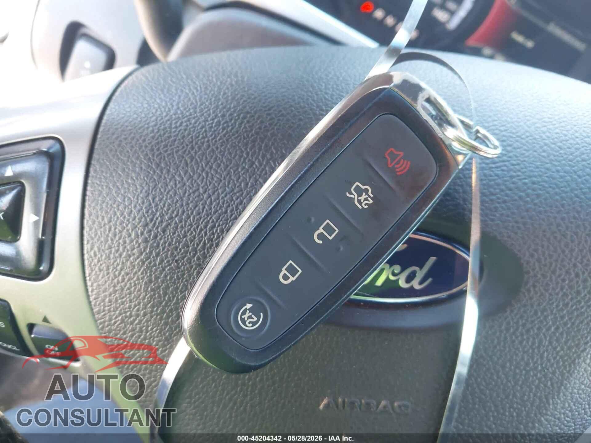 FORD TAURUS 2018 - 1FAHP2E88JG118398