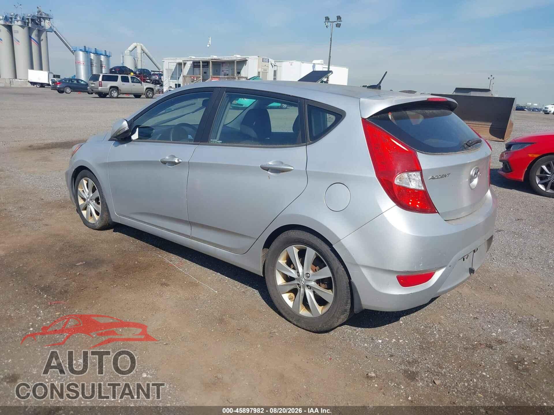 HYUNDAI ACCENT 2013 - KMHCU5AE3DU092899