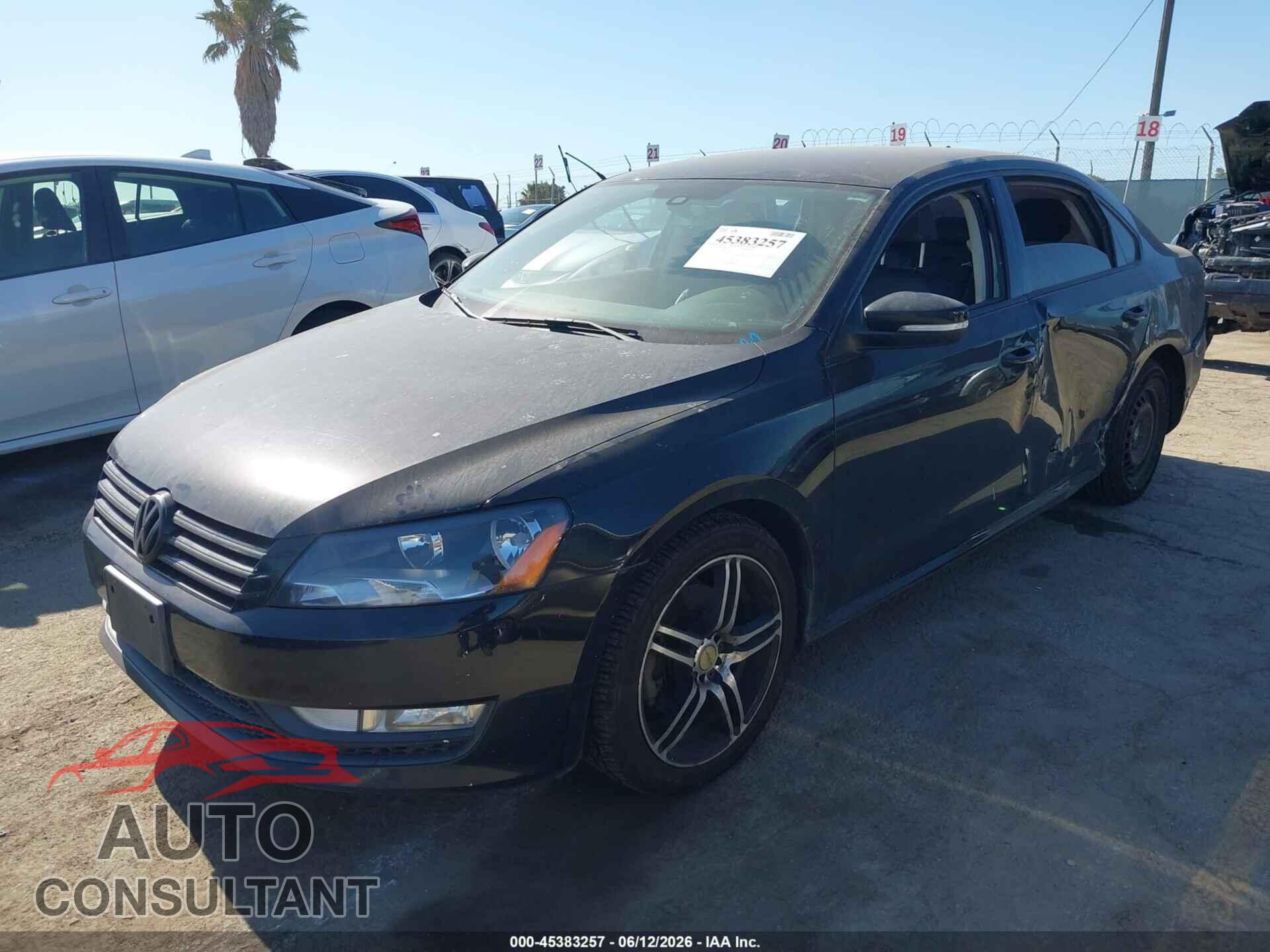 VOLKSWAGEN PASSAT 2015 - 1VWAT7A38FC106813
