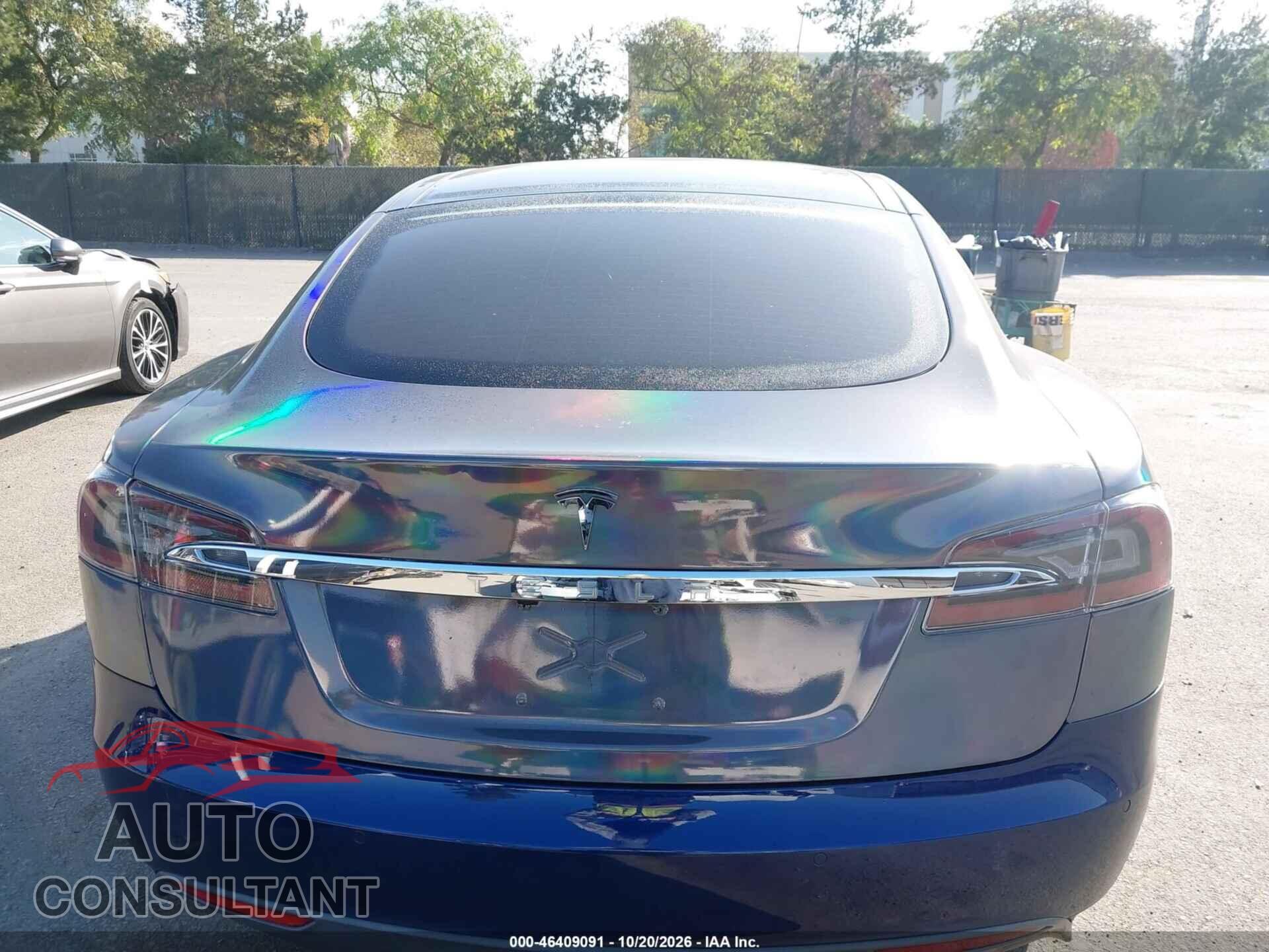 TESLA MODEL S 2015 - 5YJSA1E14FF117300