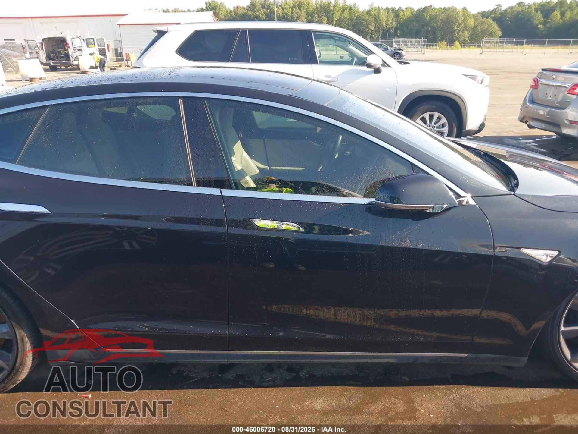 TESLA MODEL S 2015 - 5YJSA1H23FF093852