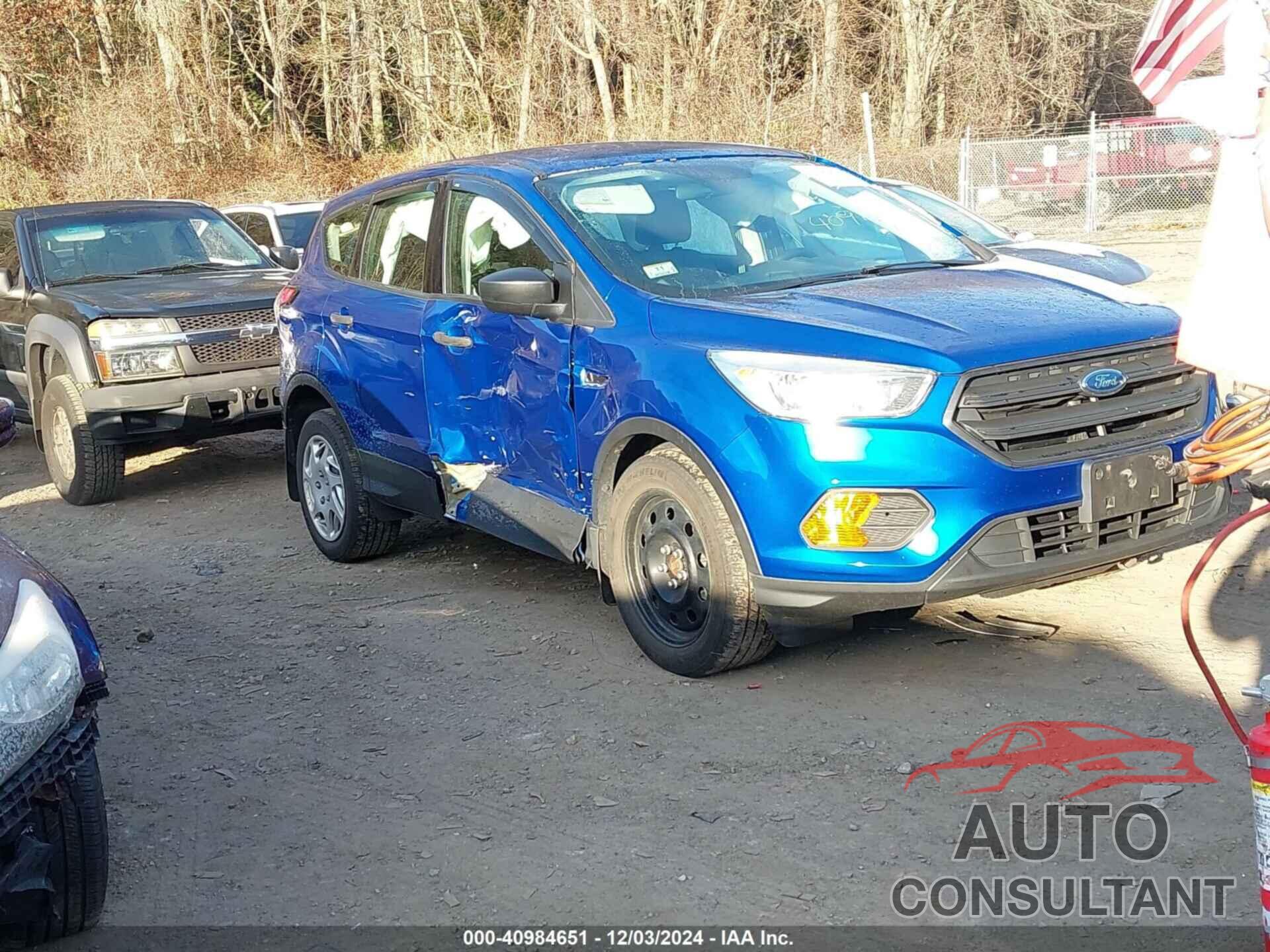 FORD ESCAPE 2017 - 1FMCU0F70HUD87431