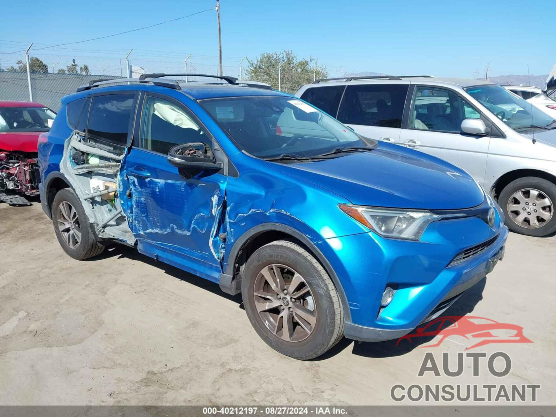 TOYOTA RAV4 2018 - JTMRFREVXJJ229473