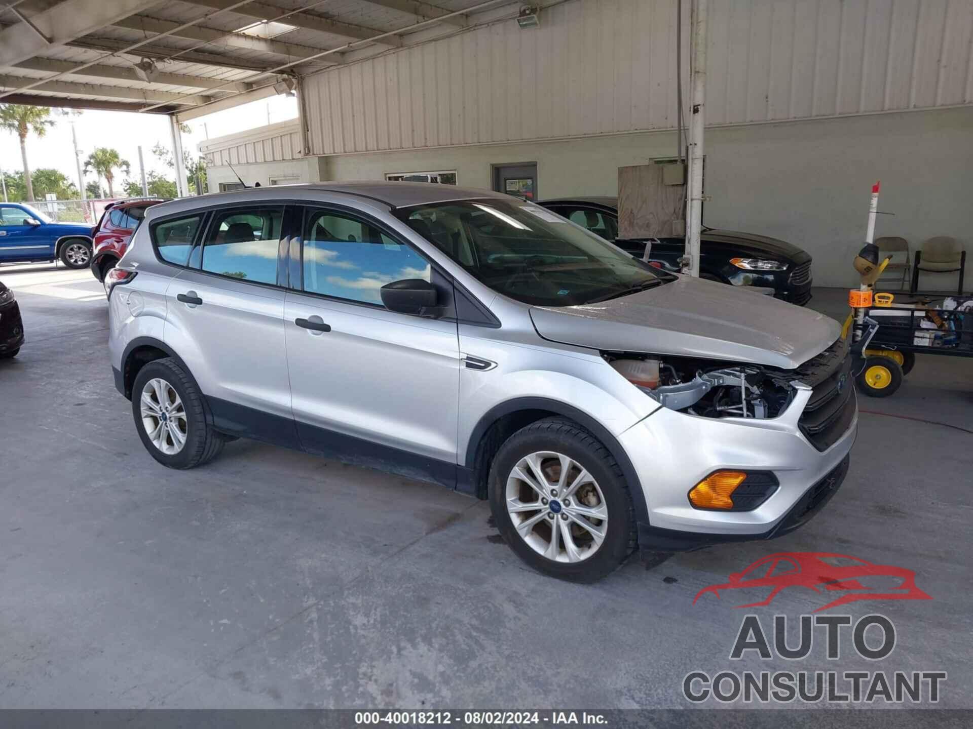 FORD ESCAPE 2017 - 1FMCU0F76HUA20436