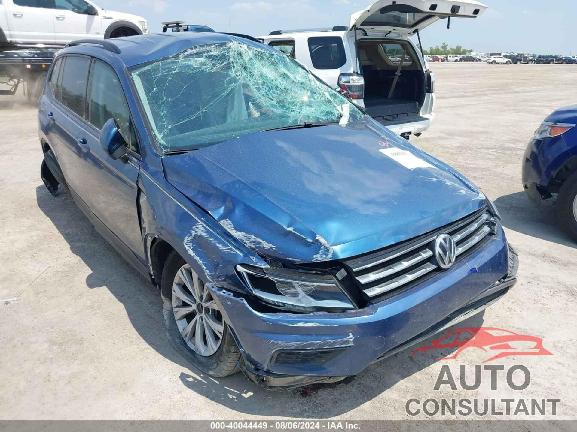 VOLKSWAGEN TIGUAN 2018 - 3VV1B7AX3JM035585