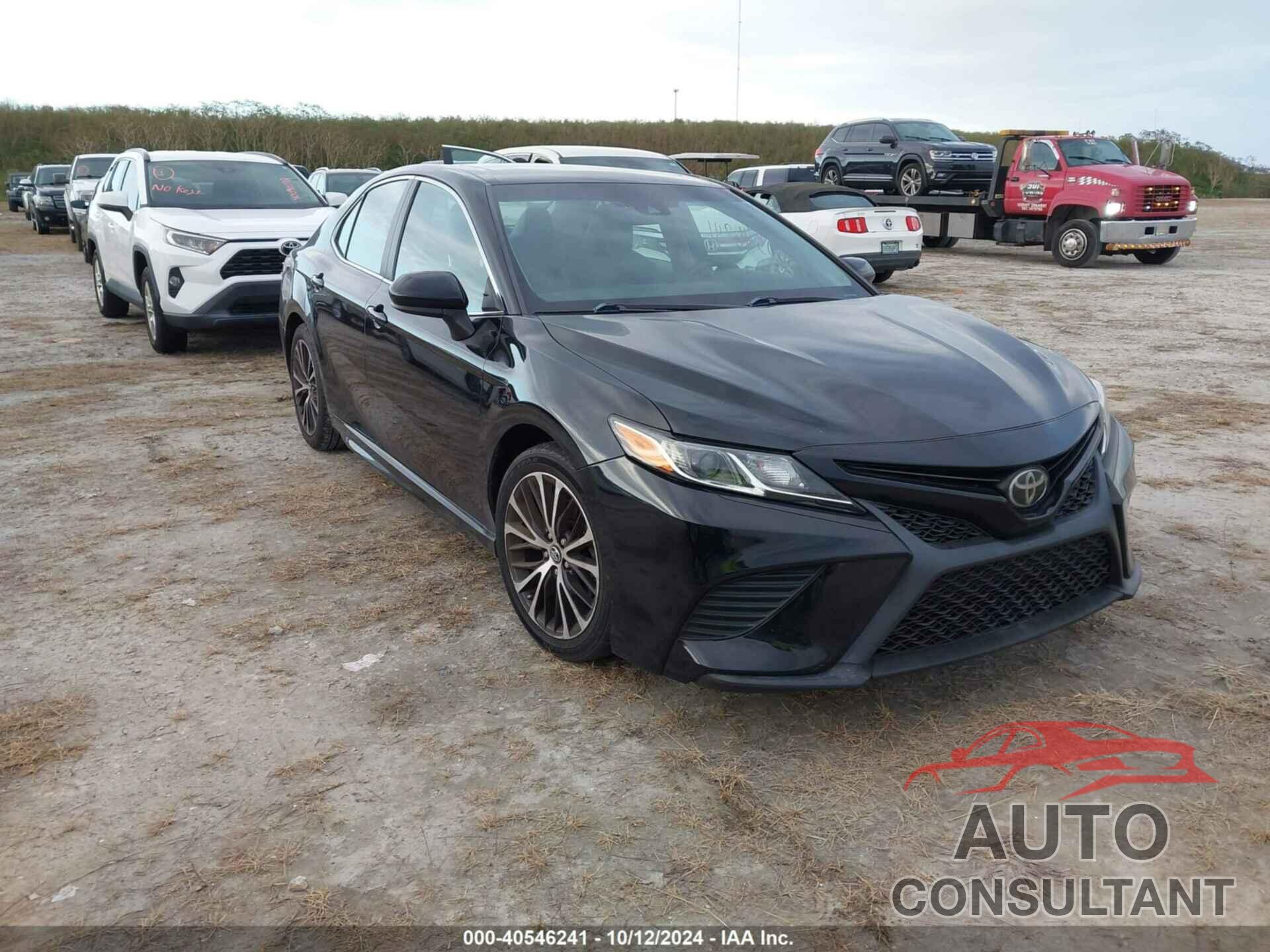 TOYOTA CAMRY 2018 - 4T1B11HK1JU561833