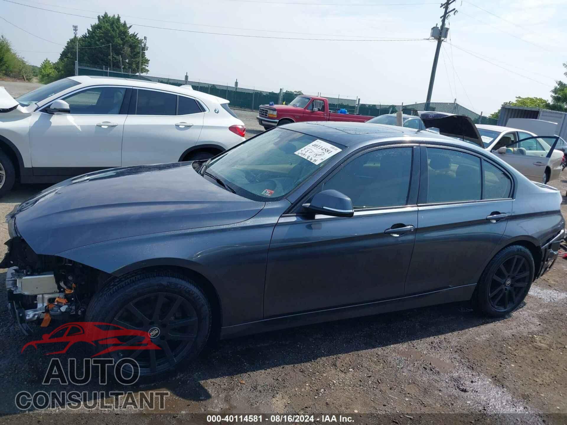 BMW 328I 2016 - WBA8E3G55GNU02145