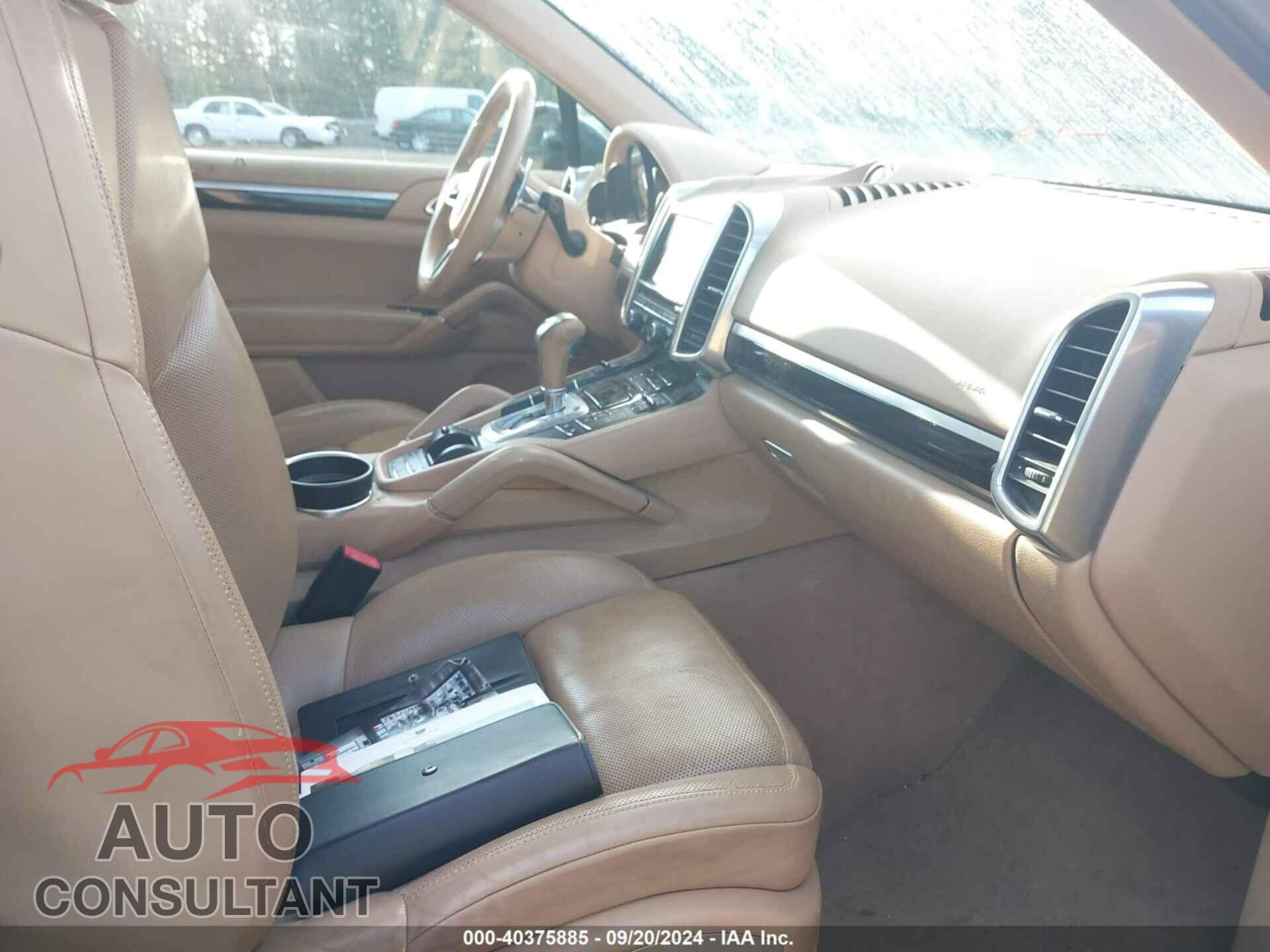 PORSCHE CAYENNE 2016 - WP1AA2A27GKA11197