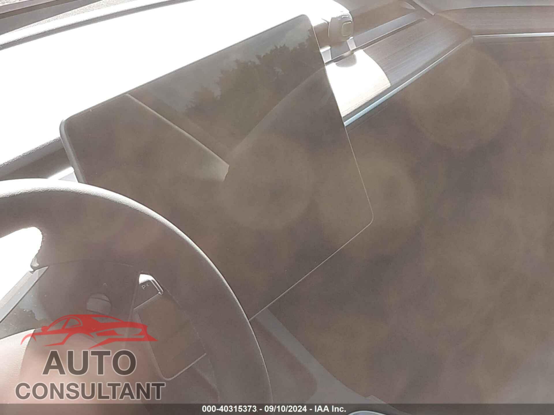 TESLA MODEL Y 2024 - 7SAYGDEF3RF021719