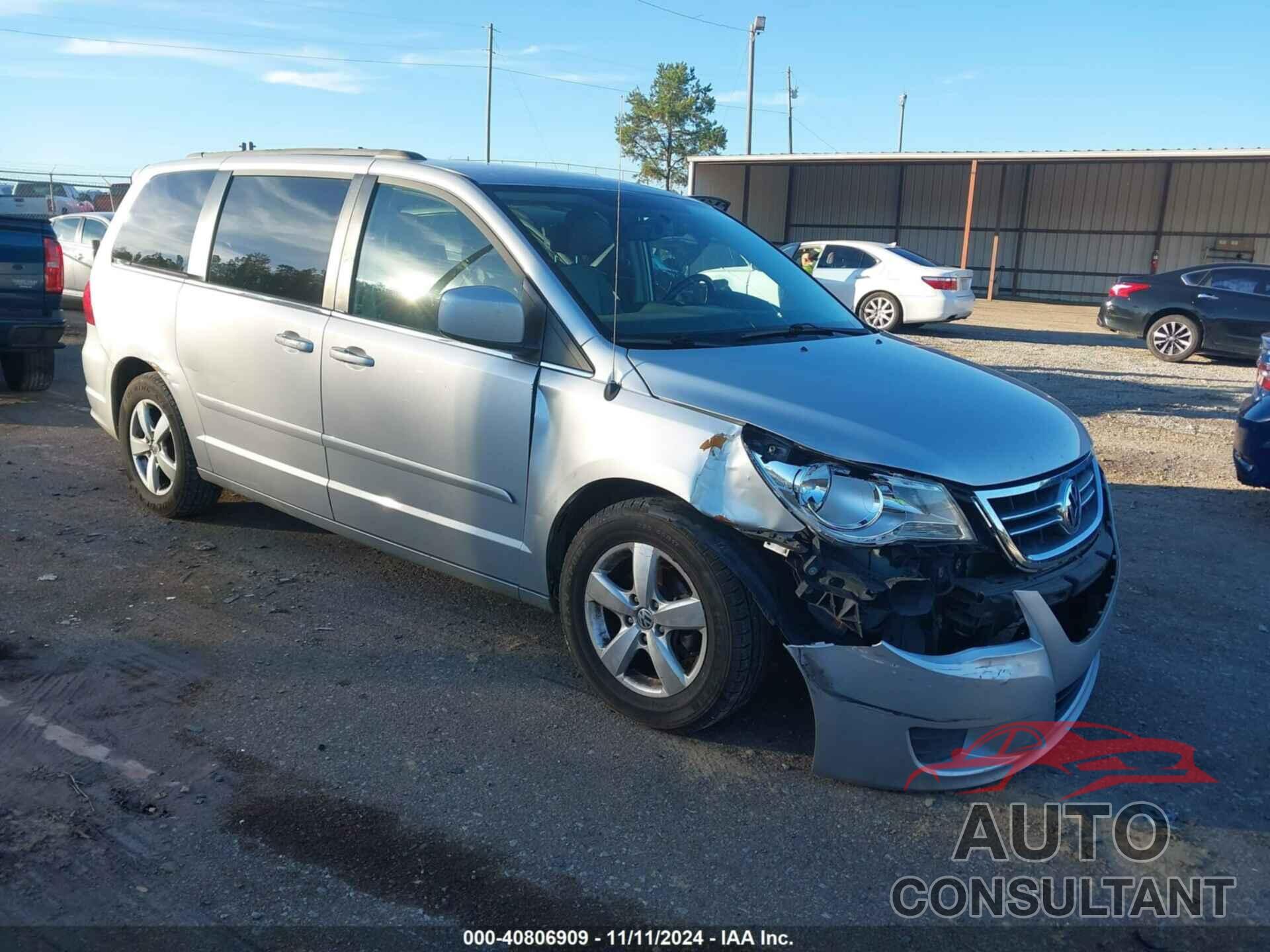 VOLKSWAGEN ROUTAN 2011 - 2V4RW3DG0BR772642