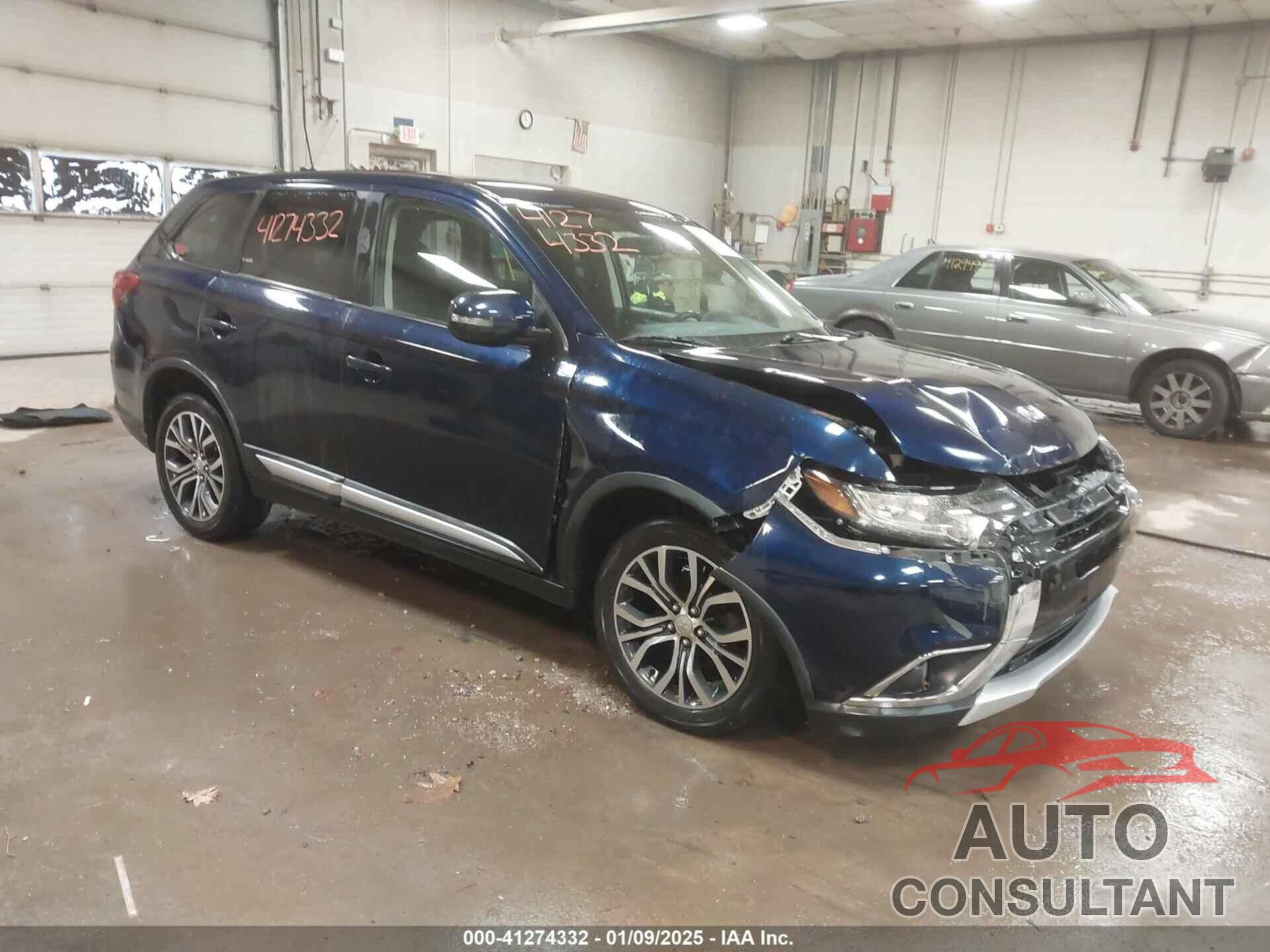 MITSUBISHI OUTLANDER 2018 - JA4AZ3A3XJZ011714