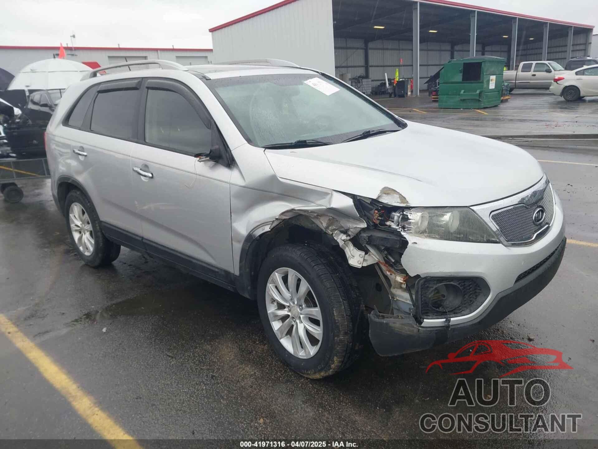KIA SORENTO 2011 - 5XYKU4A22BG001362